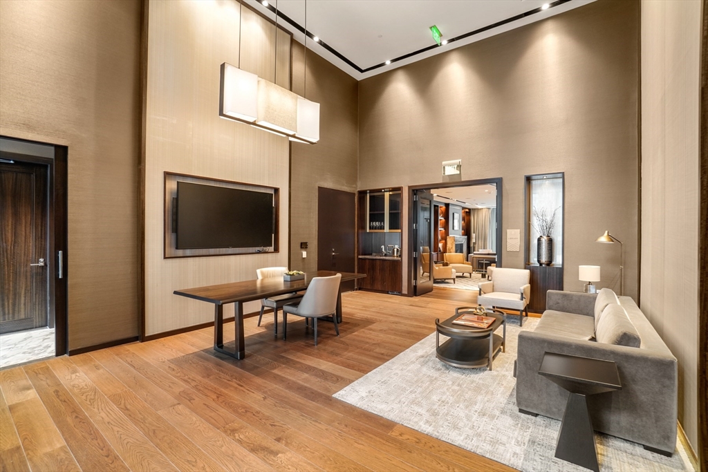 133 Seaport Blvd # 2105