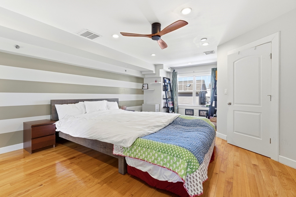 35 Middle St. # 4