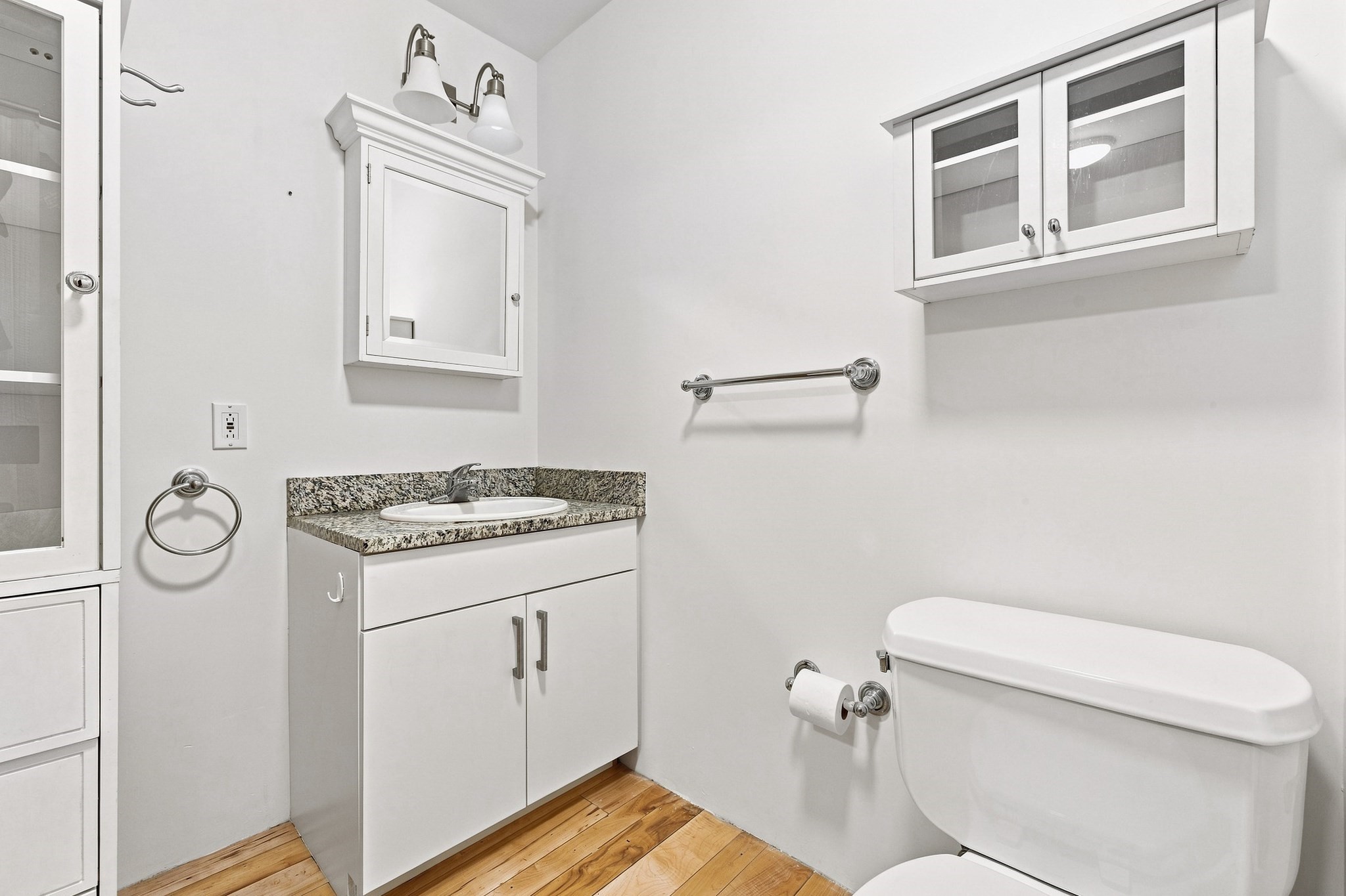 21 Wormwood St. # 323