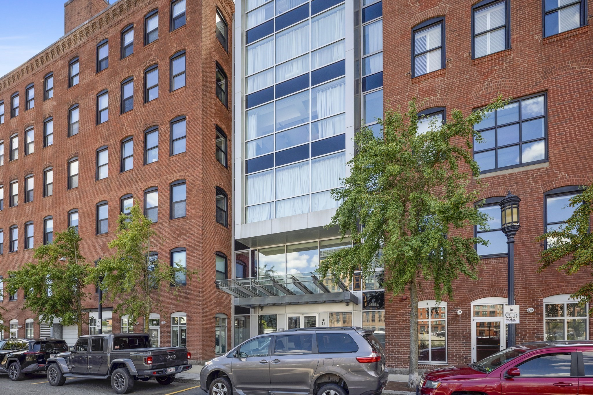 21 Wormwood St. # 323