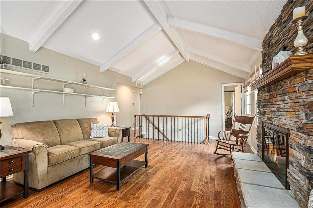 6119 Cottonwood Drive