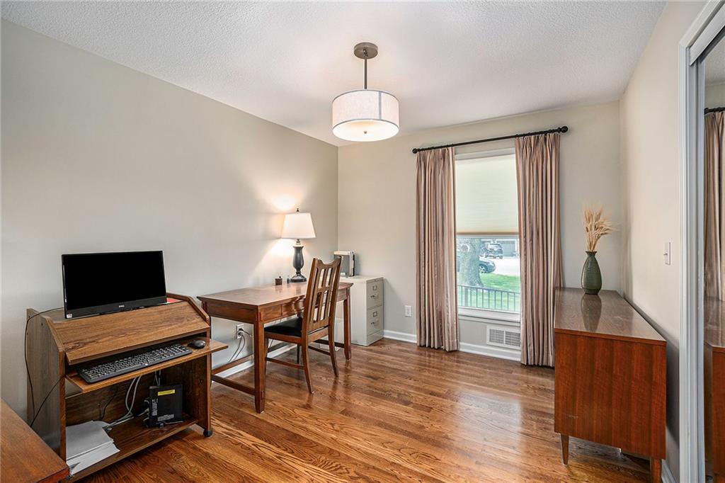 6119 Cottonwood Drive