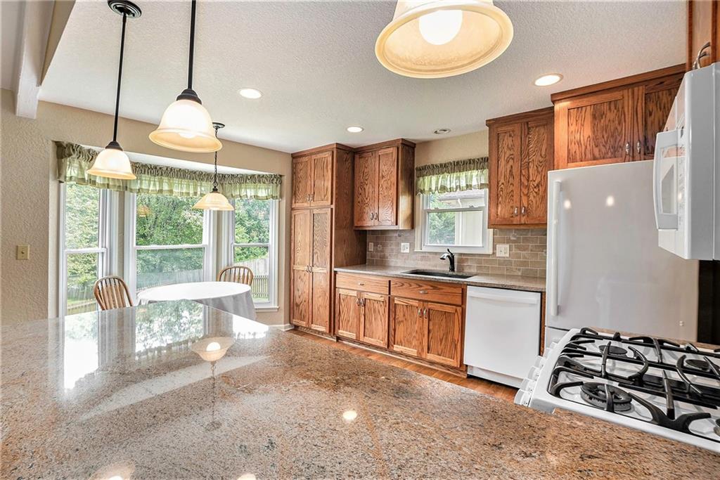 6119 Cottonwood Drive