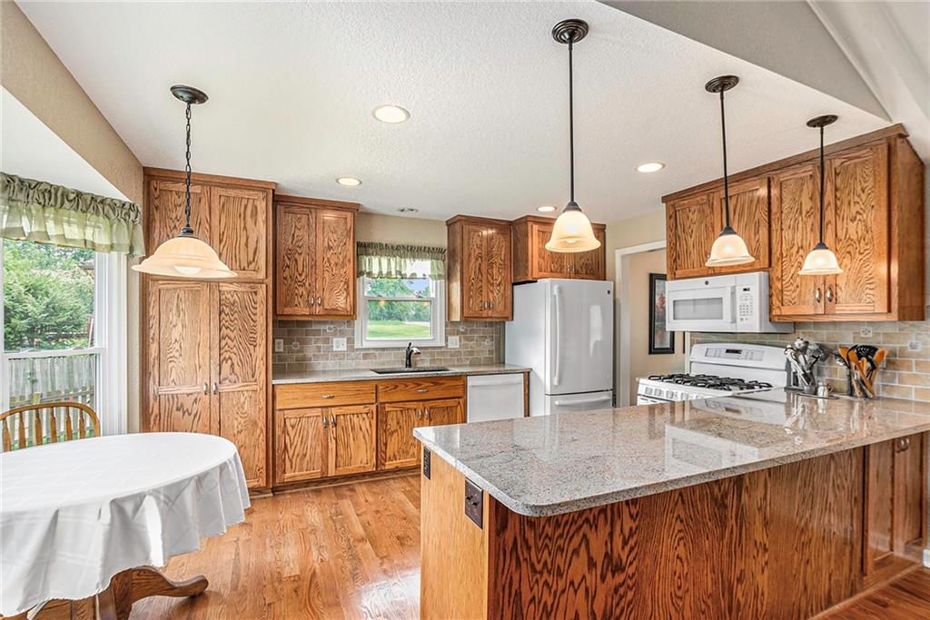 6119 Cottonwood Drive