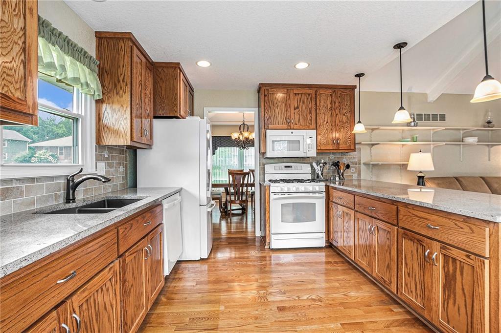 6119 Cottonwood Drive