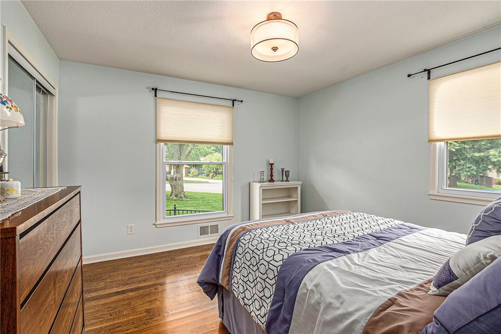 6119 Cottonwood Drive