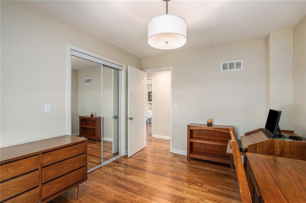 6119 Cottonwood Drive