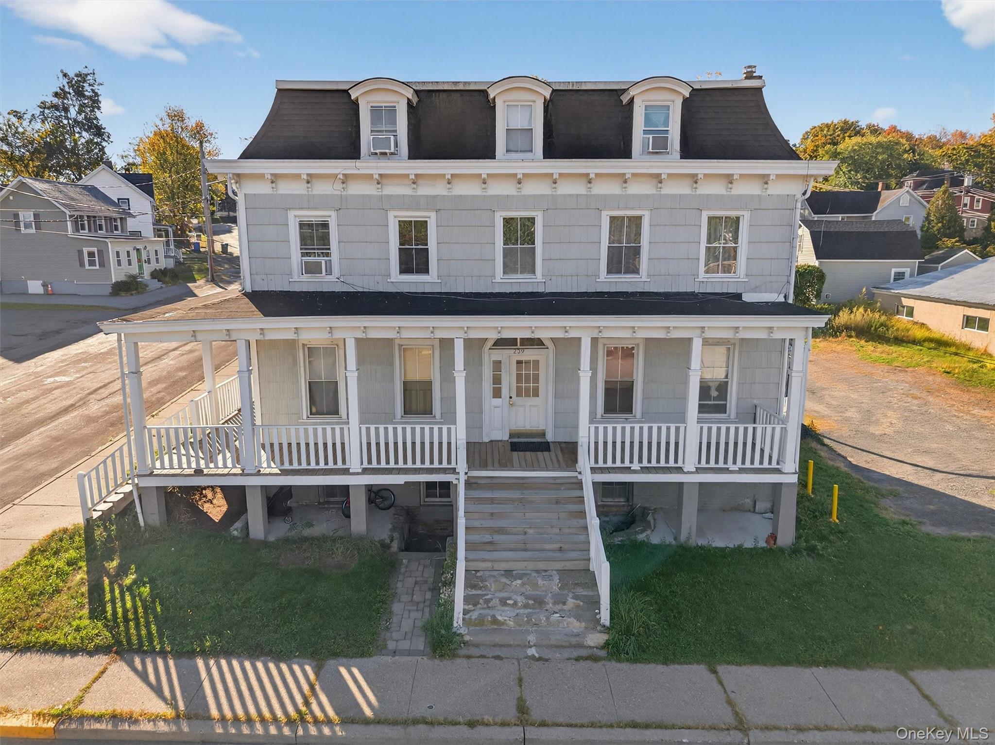 239 W Main Street Unit: 3