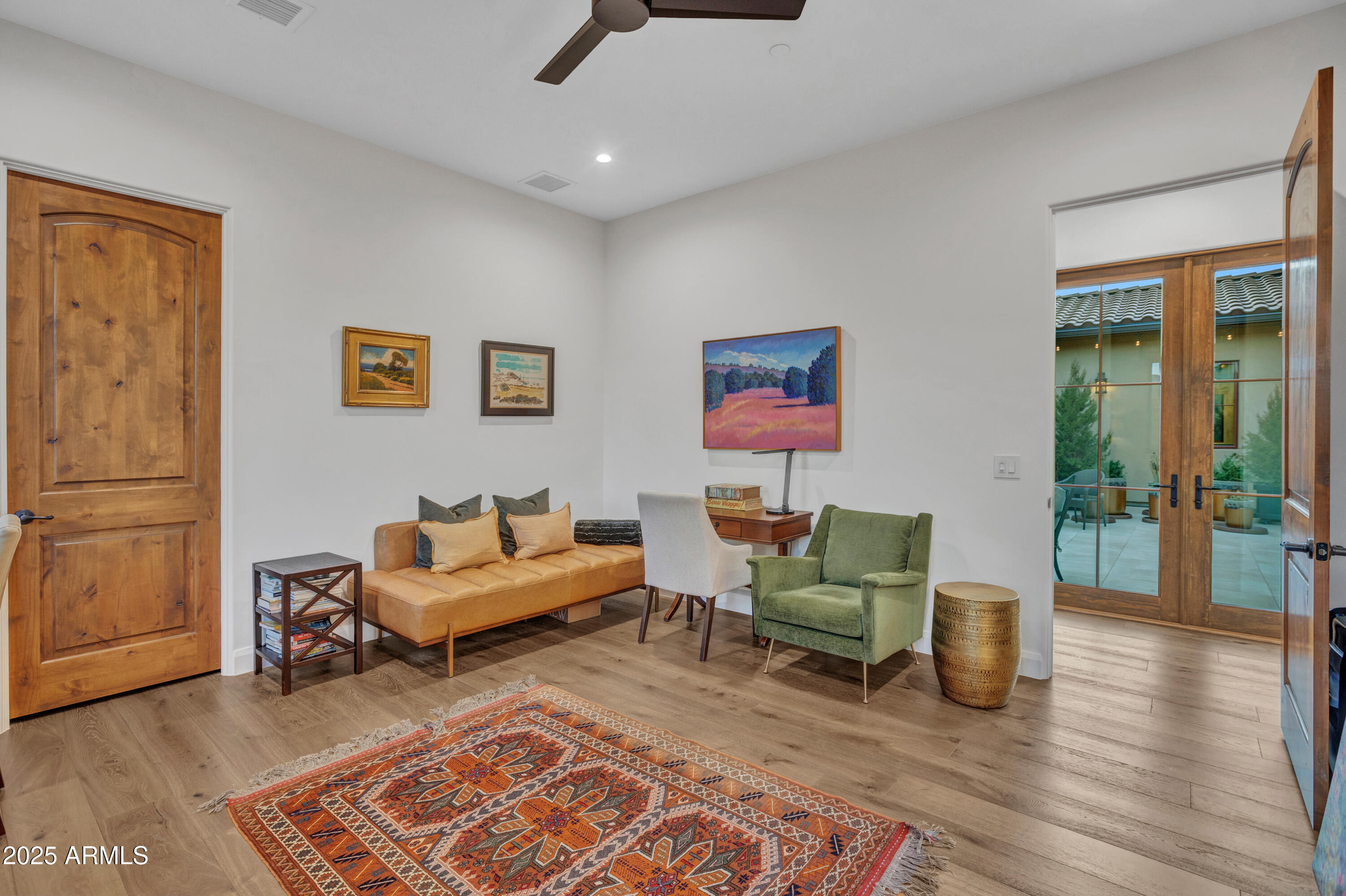 3100 CALLE DEL ARROYO --