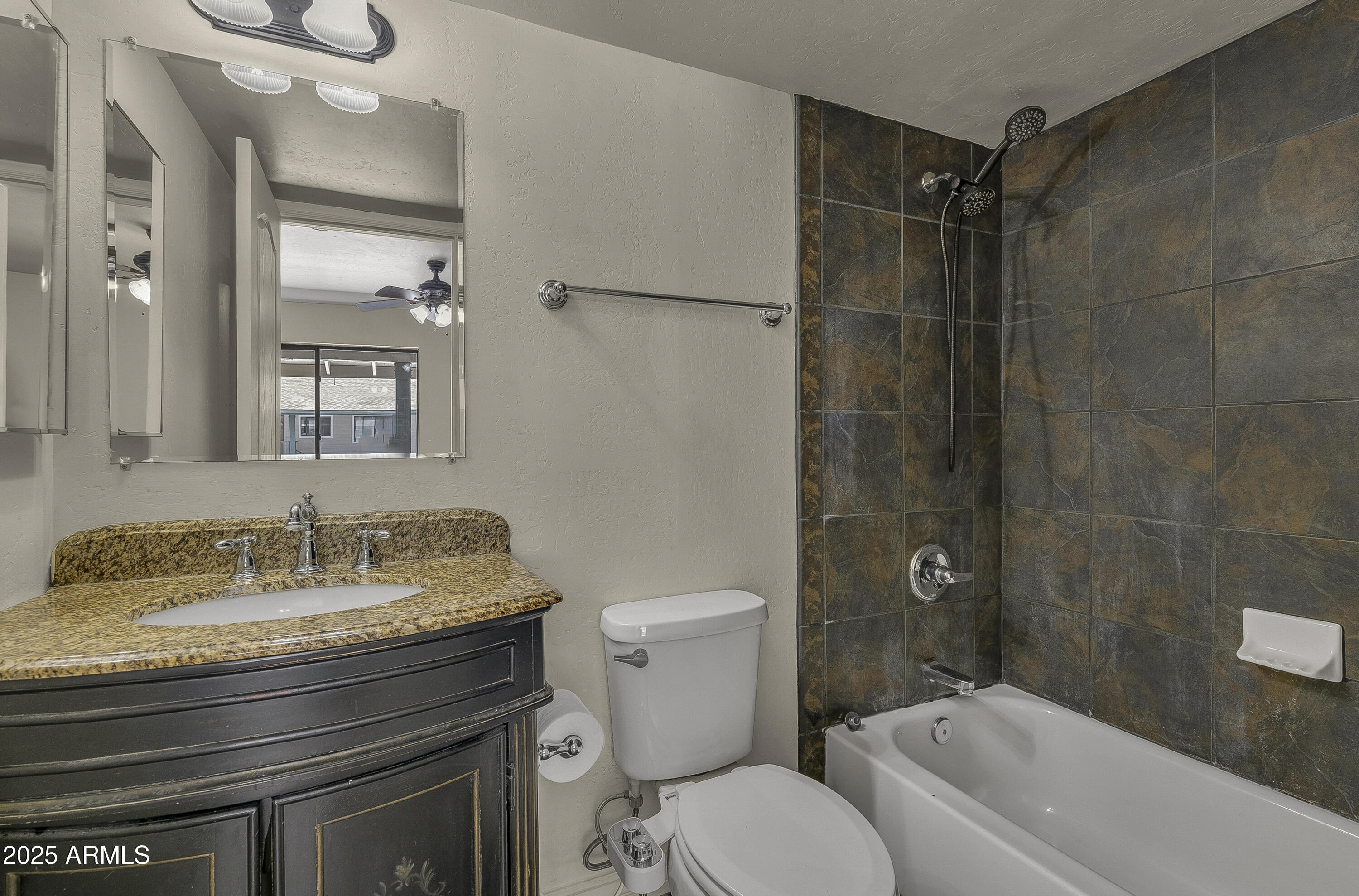 3200 S LITZLER Drive 22-236