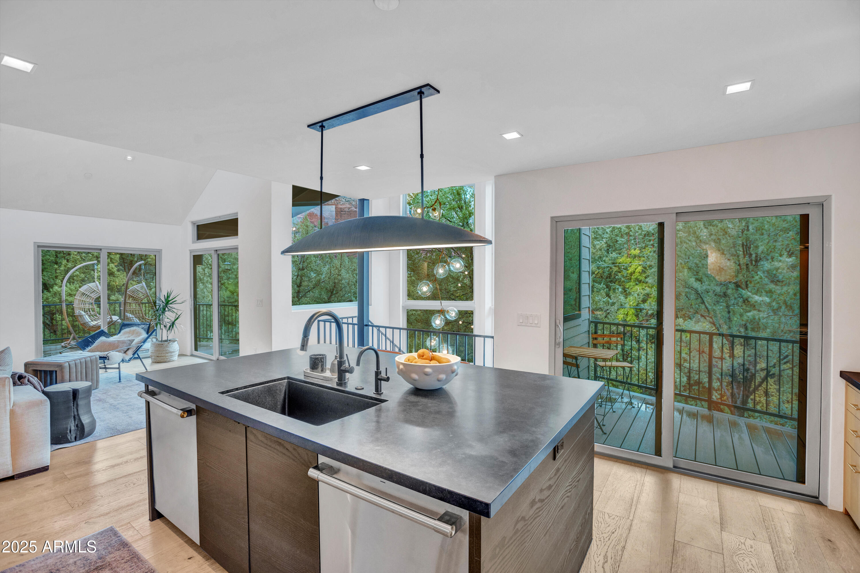 460 CORONADO Trail