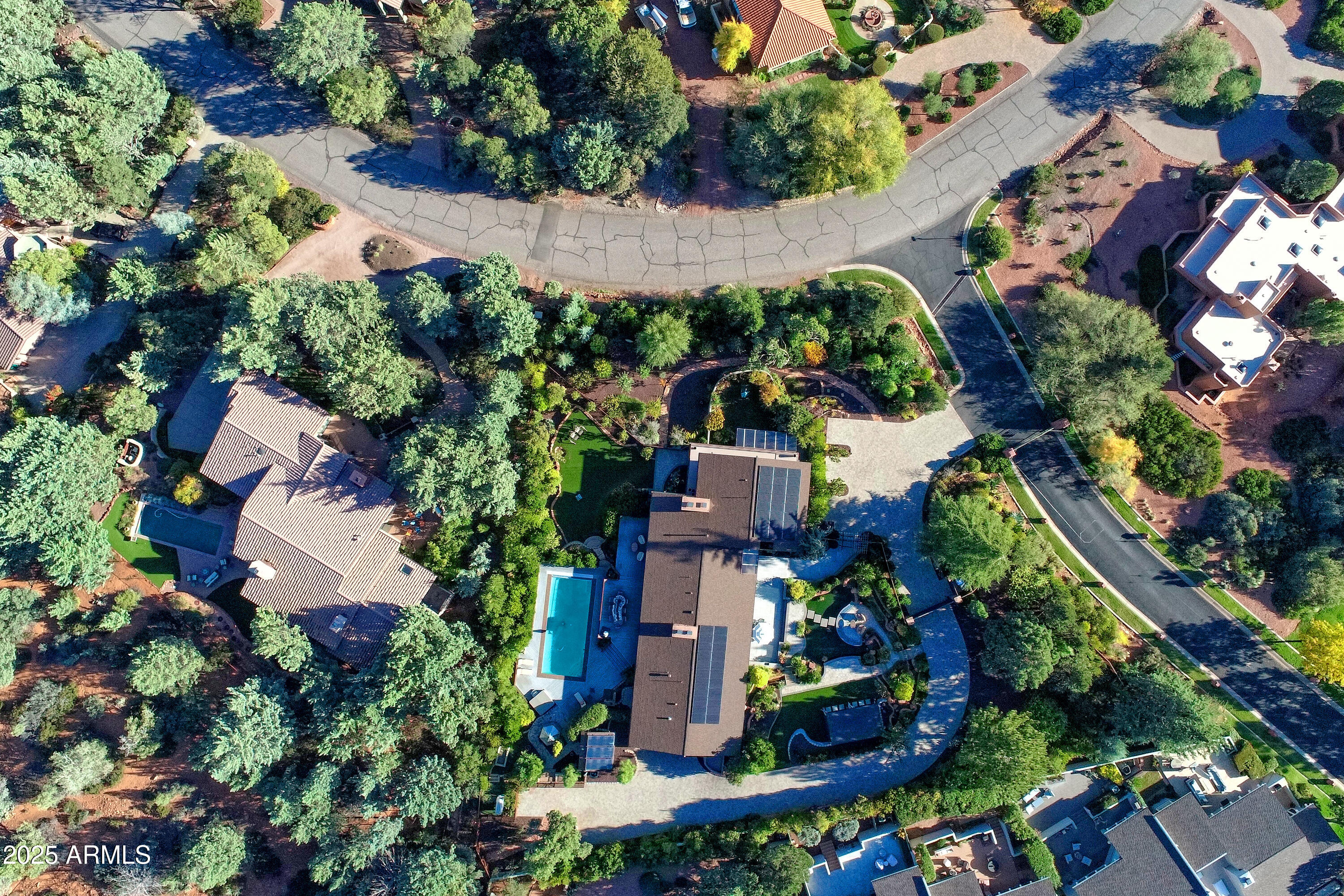 345 RIM SHADOWS Drive