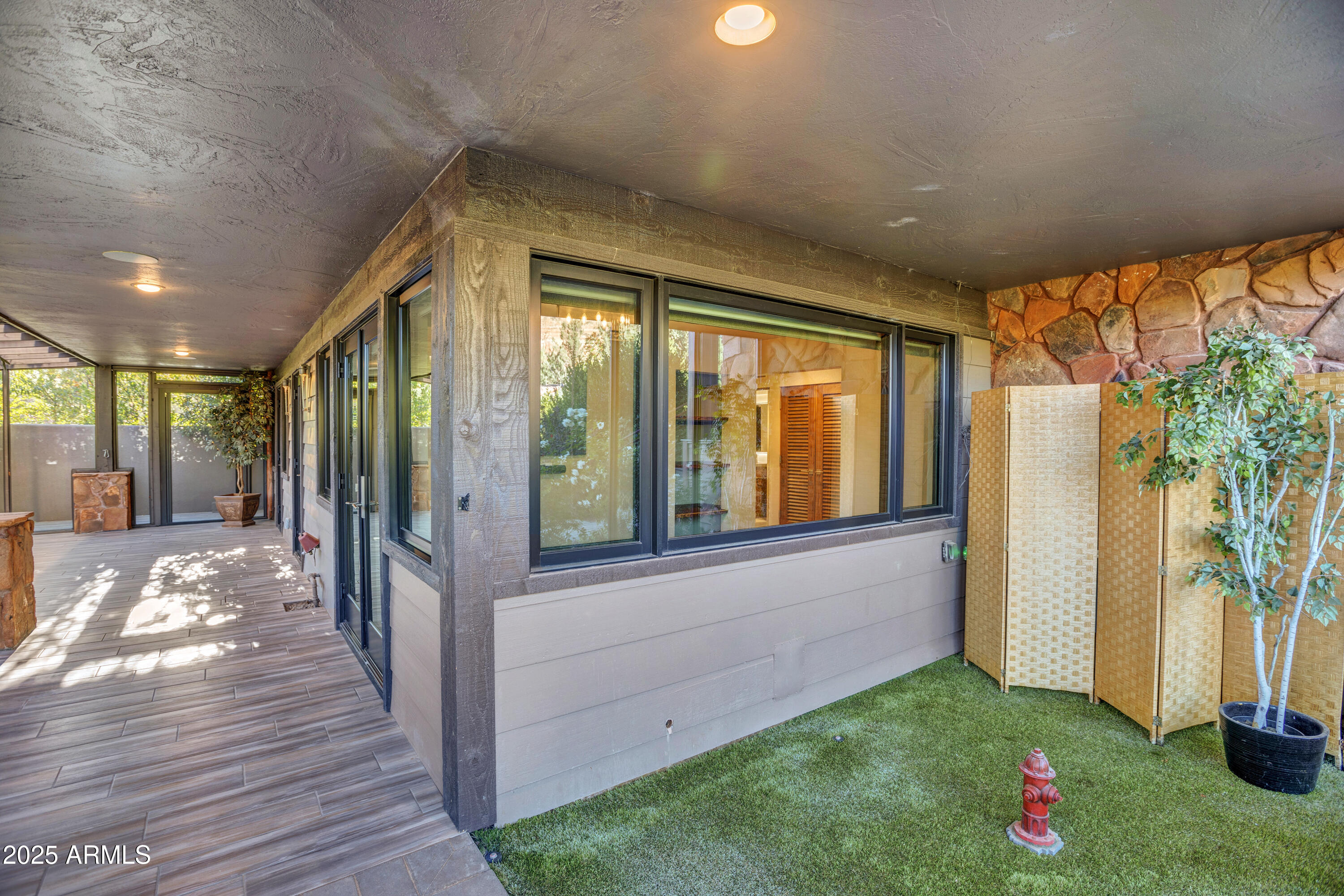 345 RIM SHADOWS Drive