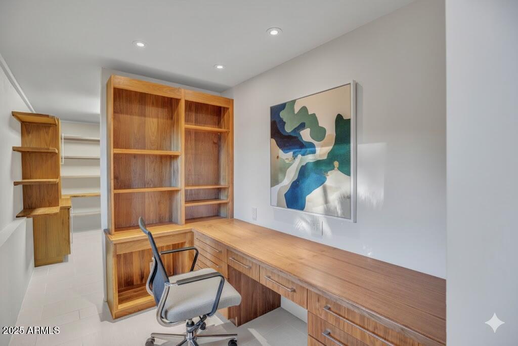 345 RIM SHADOWS Drive