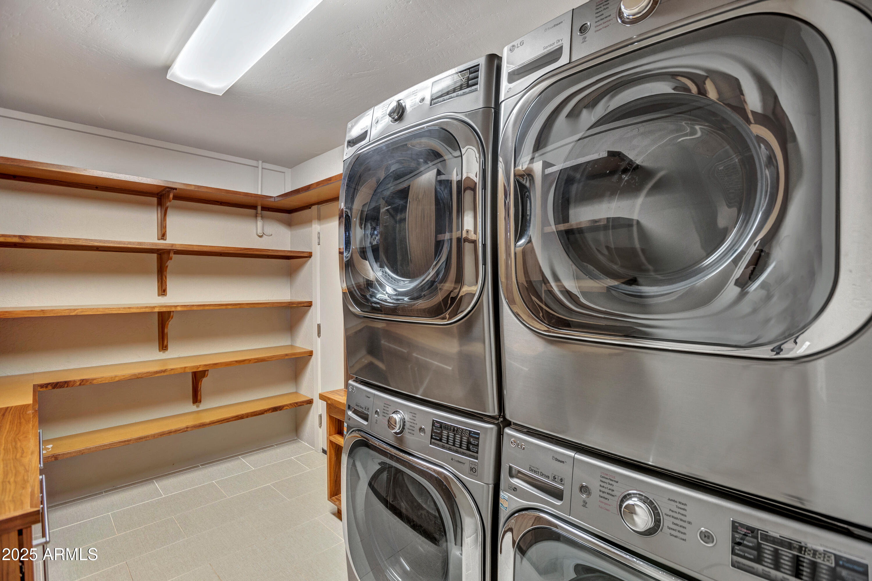 345 RIM SHADOWS Drive