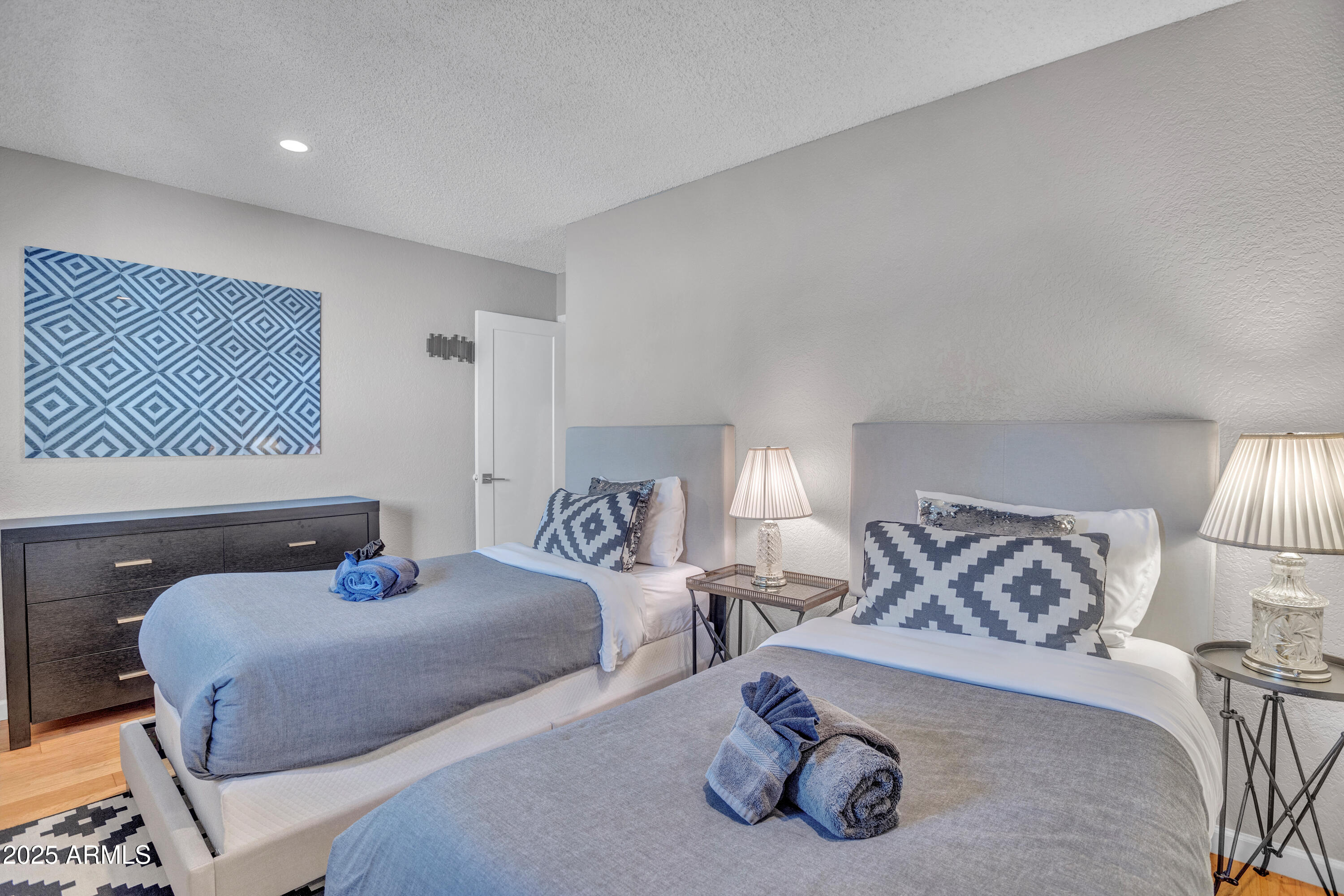 40 N HUMMINGBIRD Lane