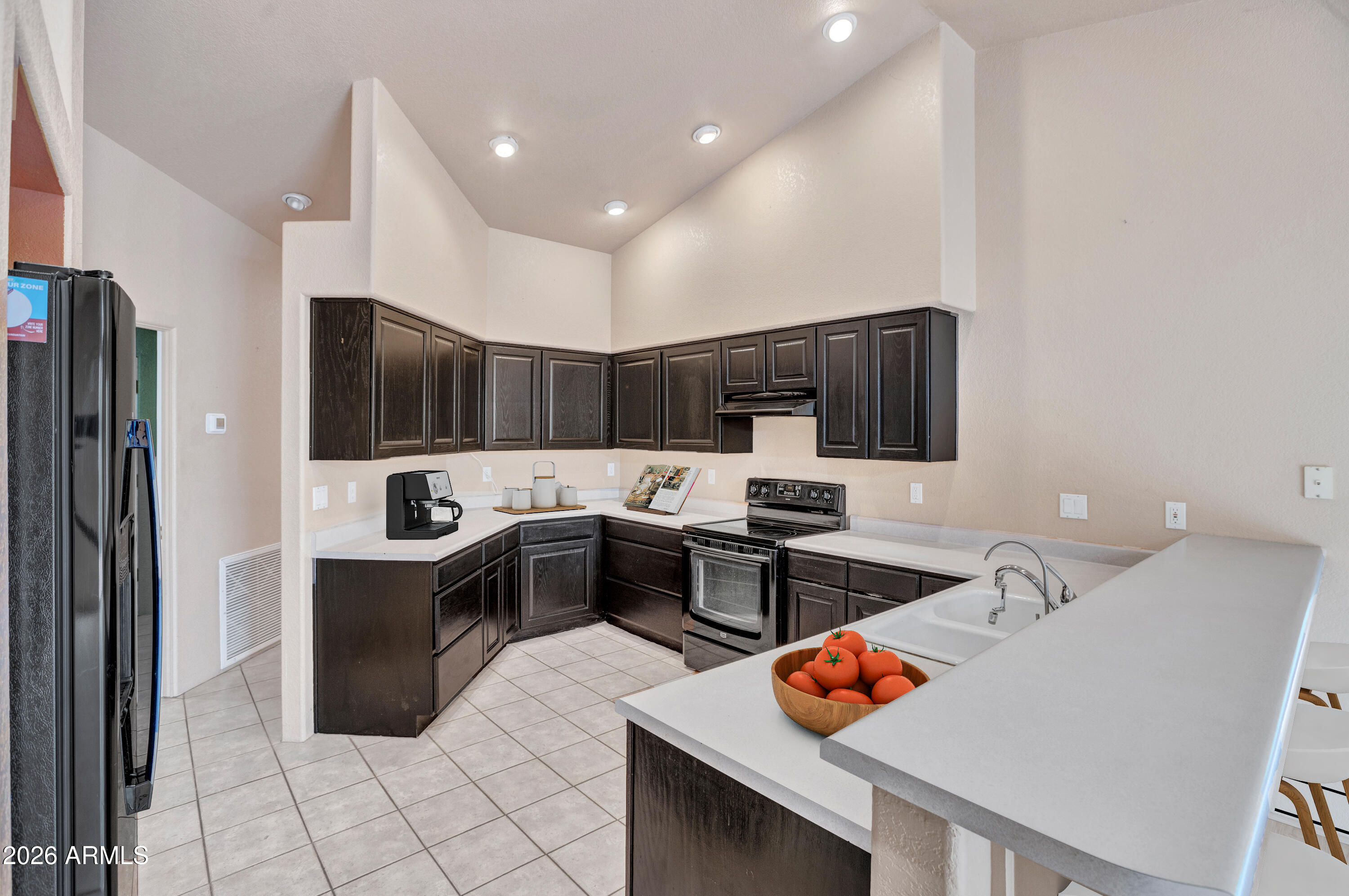 2256 ROADRUNNER Road