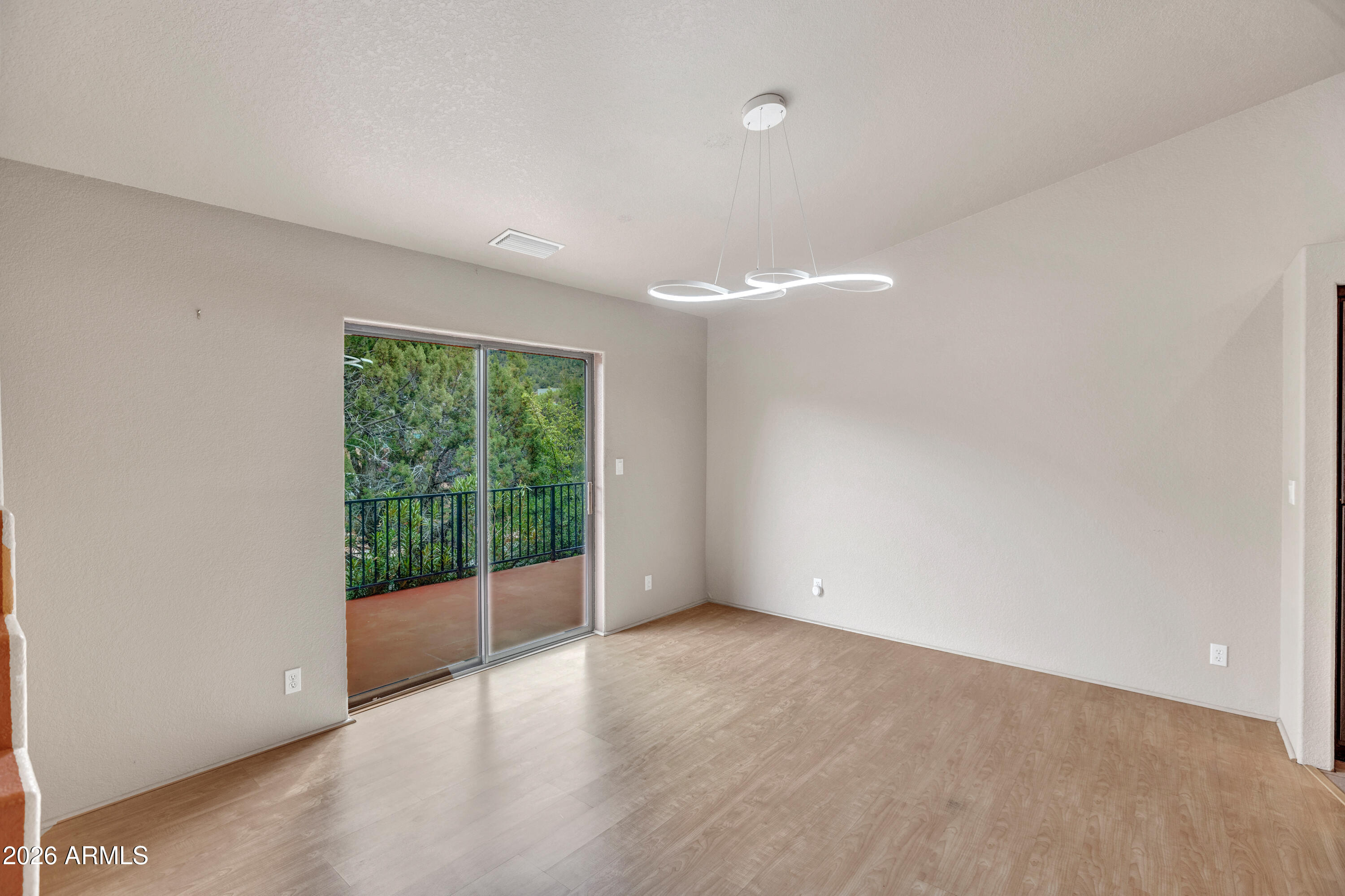 2256 ROADRUNNER Road