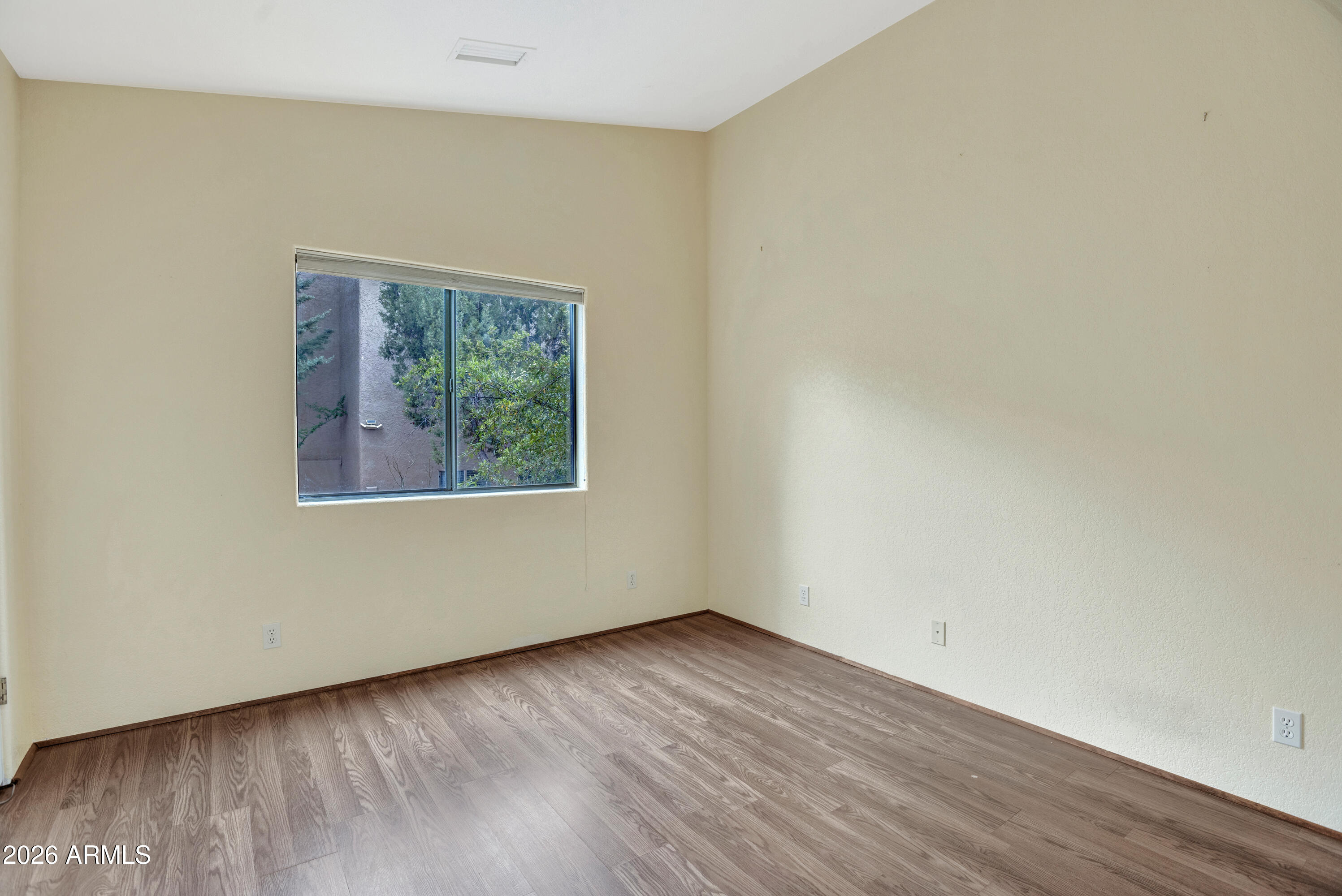 2256 ROADRUNNER Road