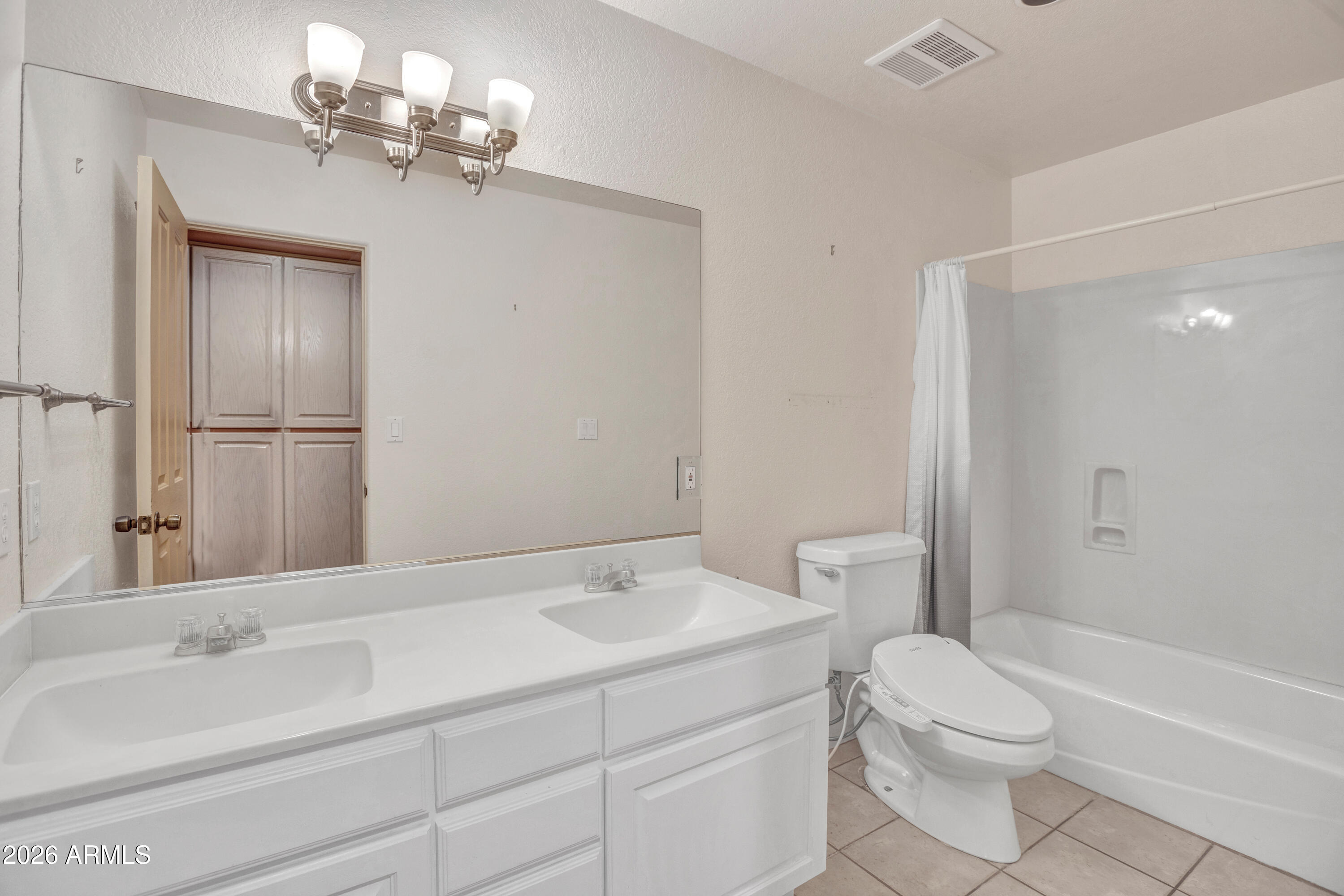 2256 ROADRUNNER Road