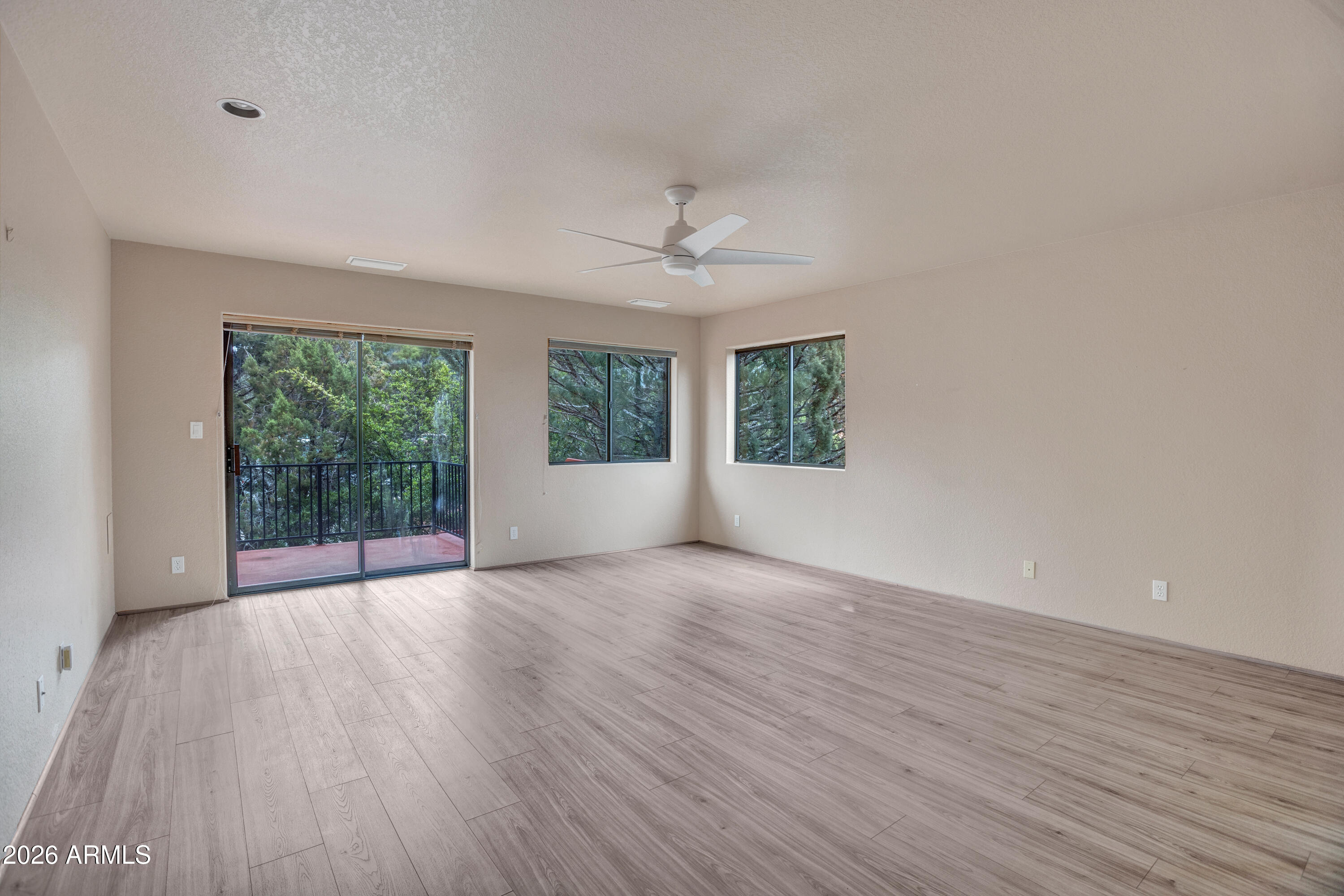 2256 ROADRUNNER Road