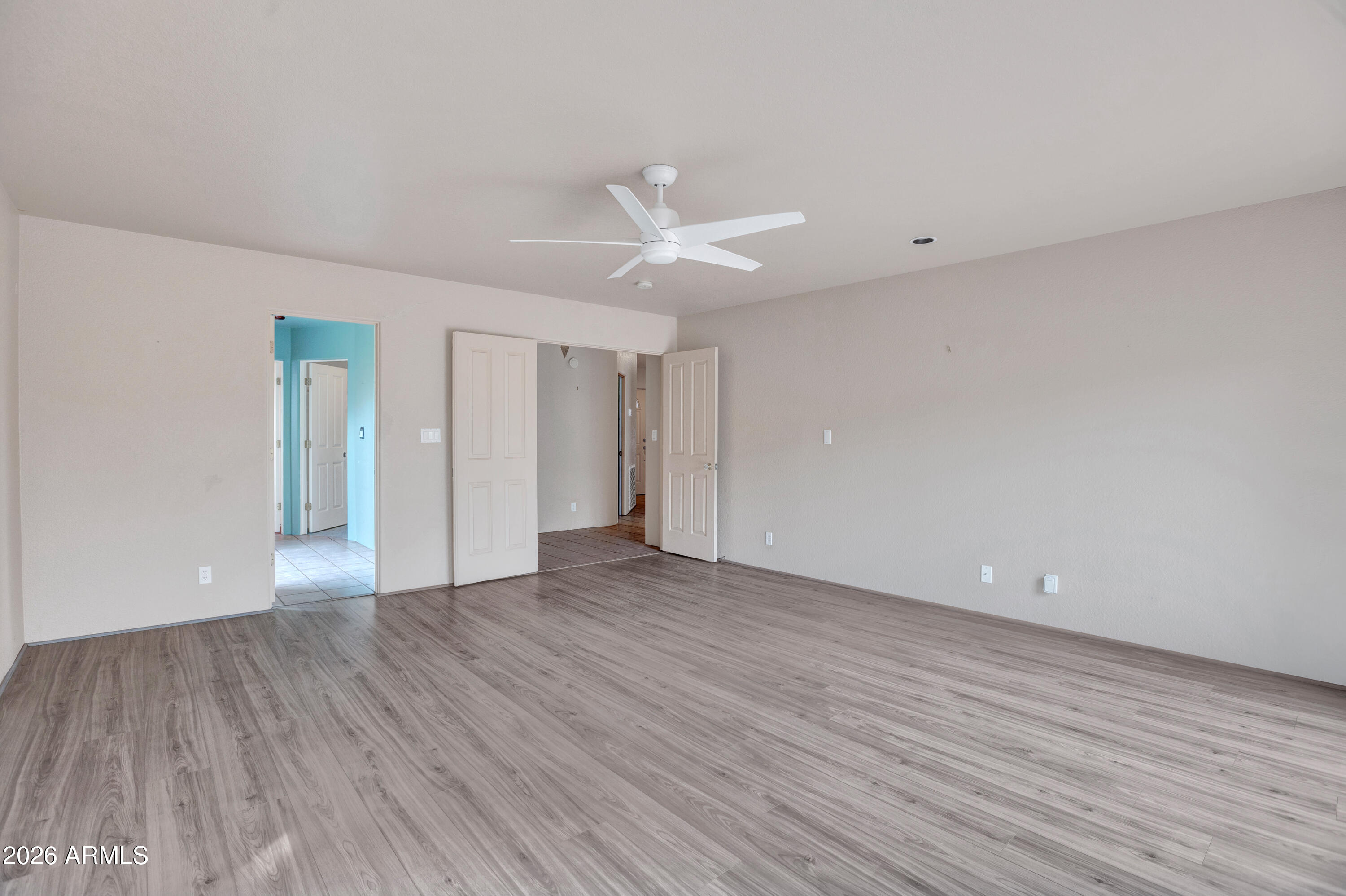 2256 ROADRUNNER Road