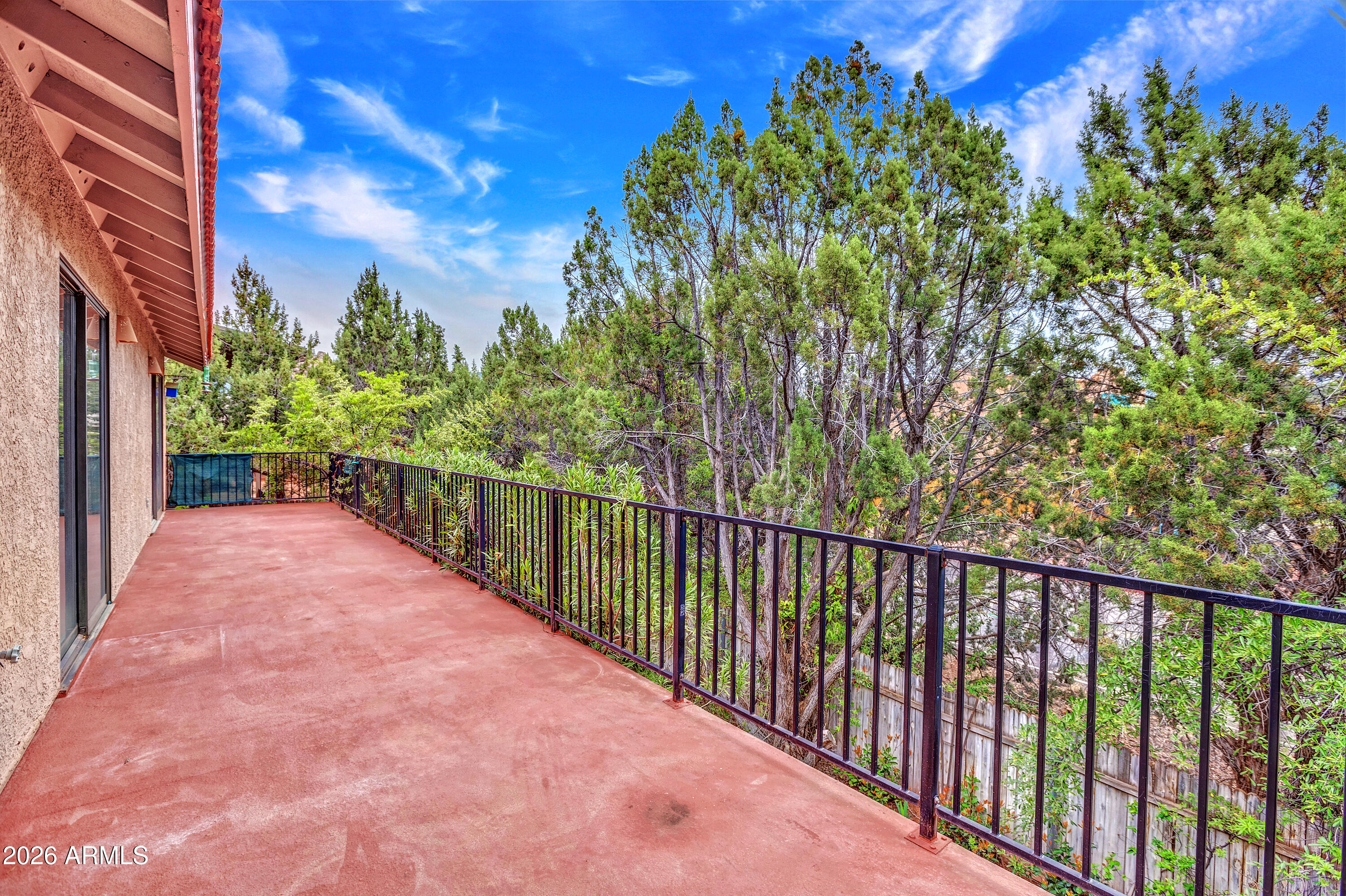 2256 ROADRUNNER Road