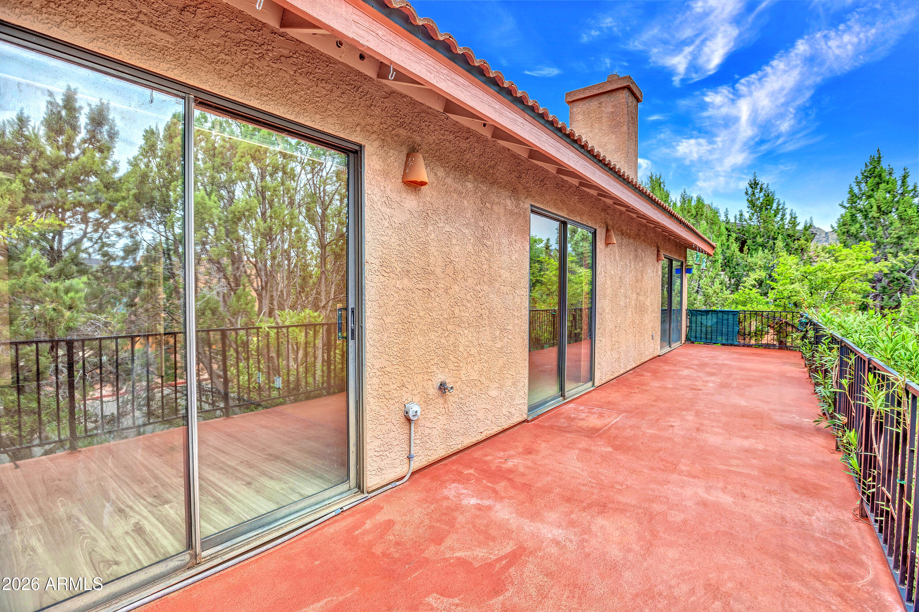 2256 ROADRUNNER Road