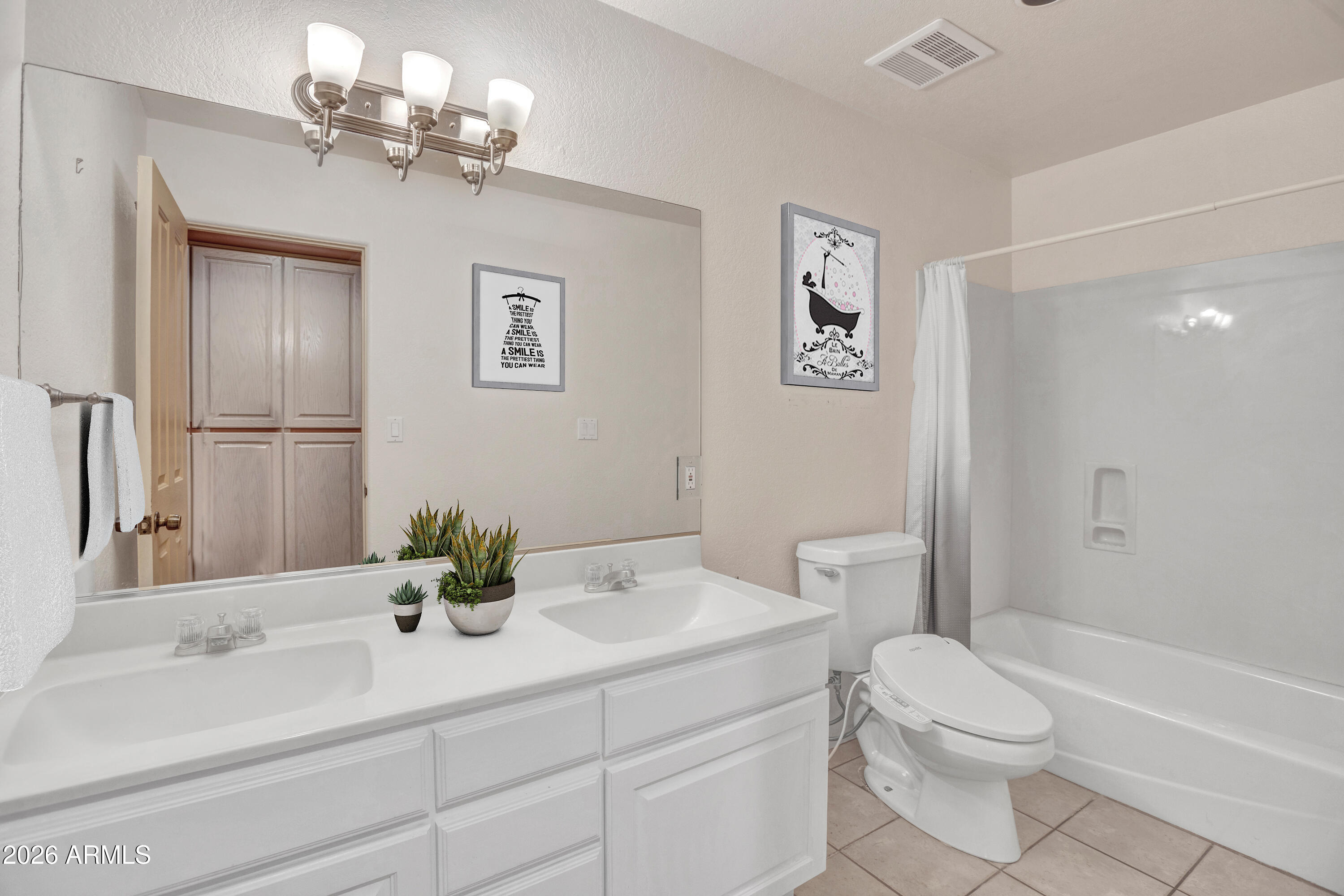 2256 ROADRUNNER Road