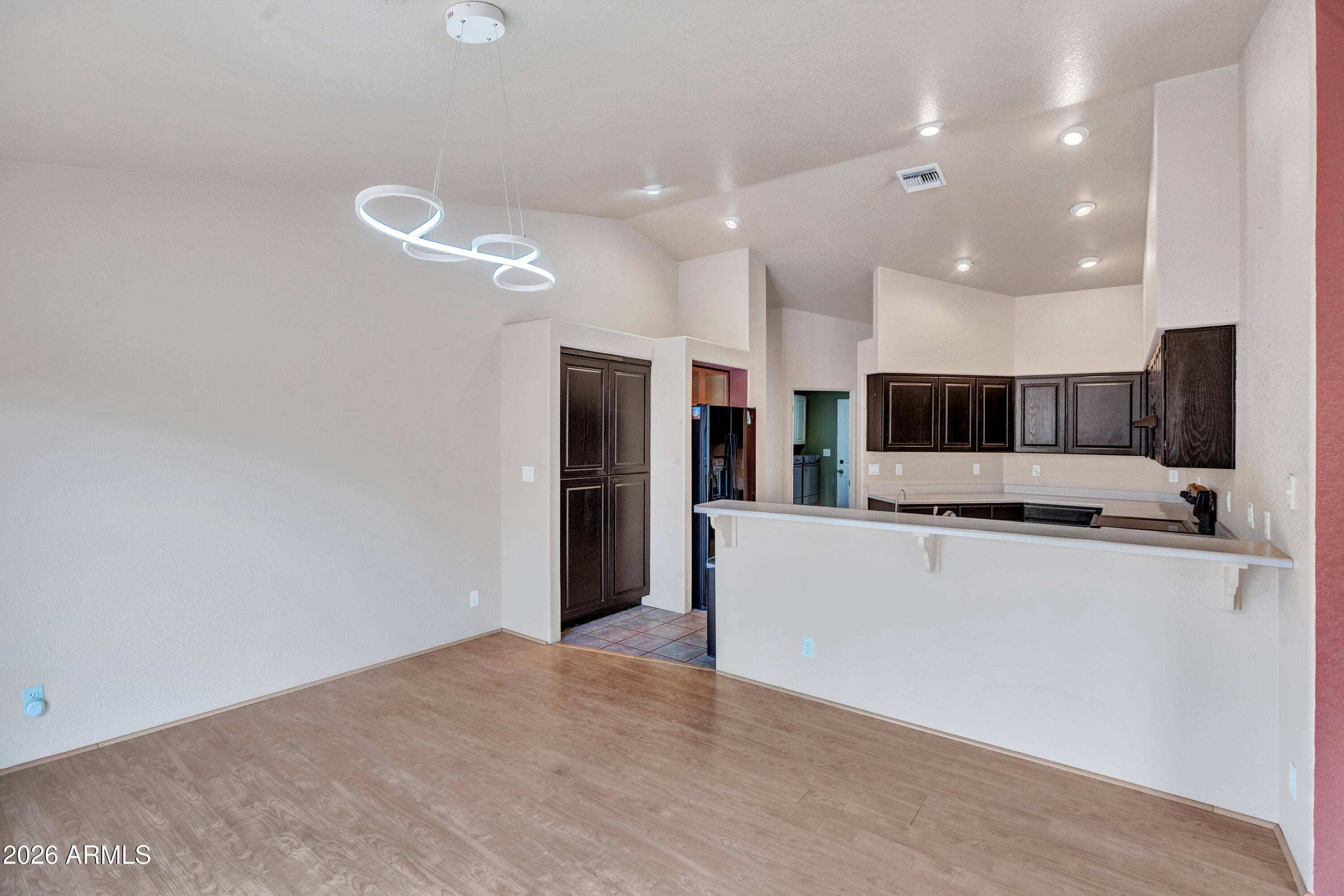 2256 ROADRUNNER Road