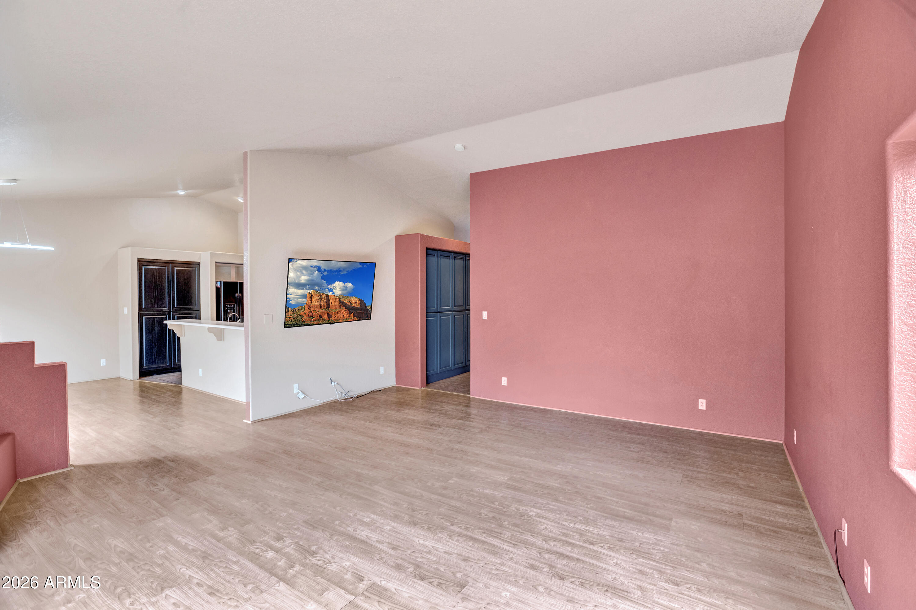 2256 ROADRUNNER Road