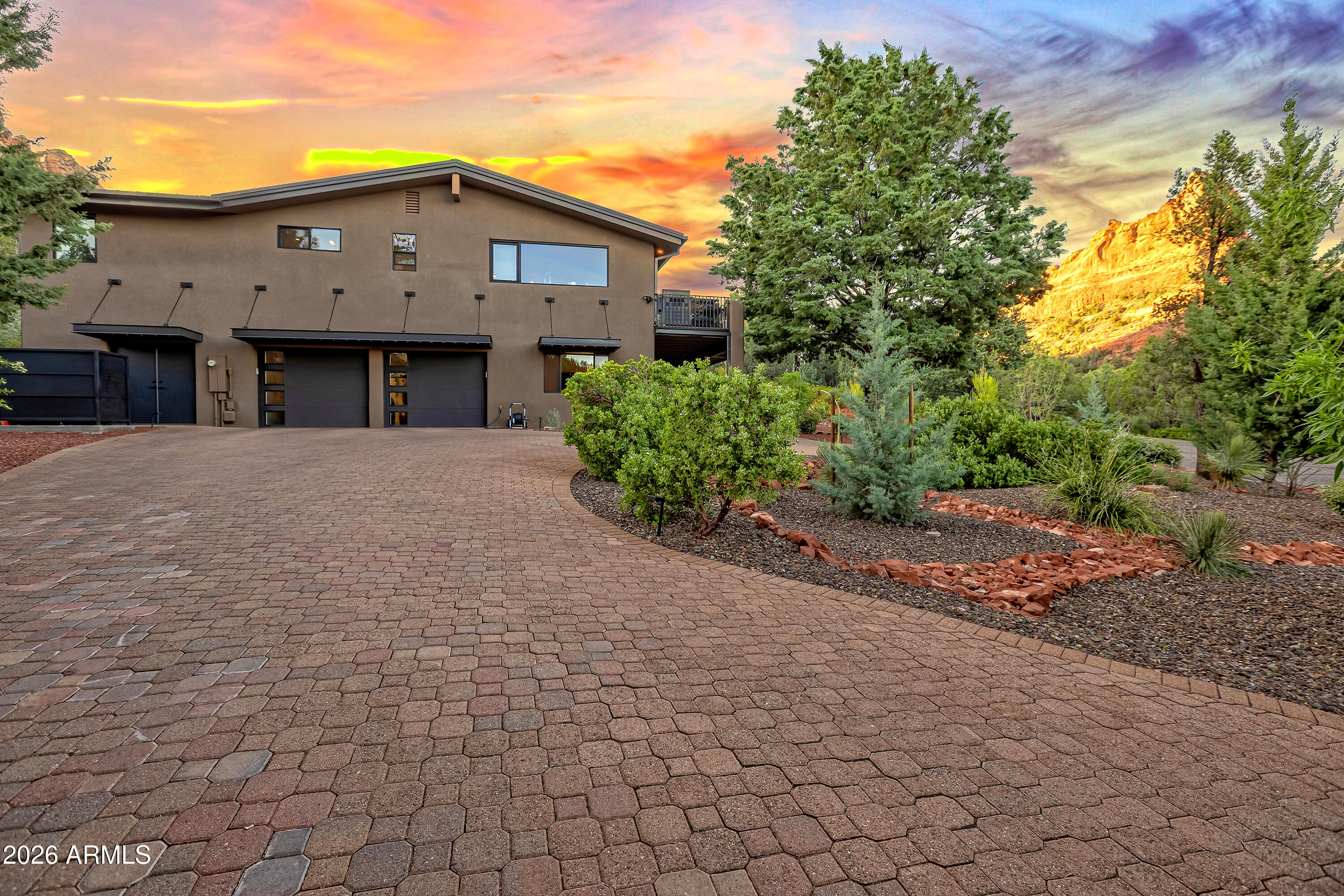 180 RIM SHADOWS Drive