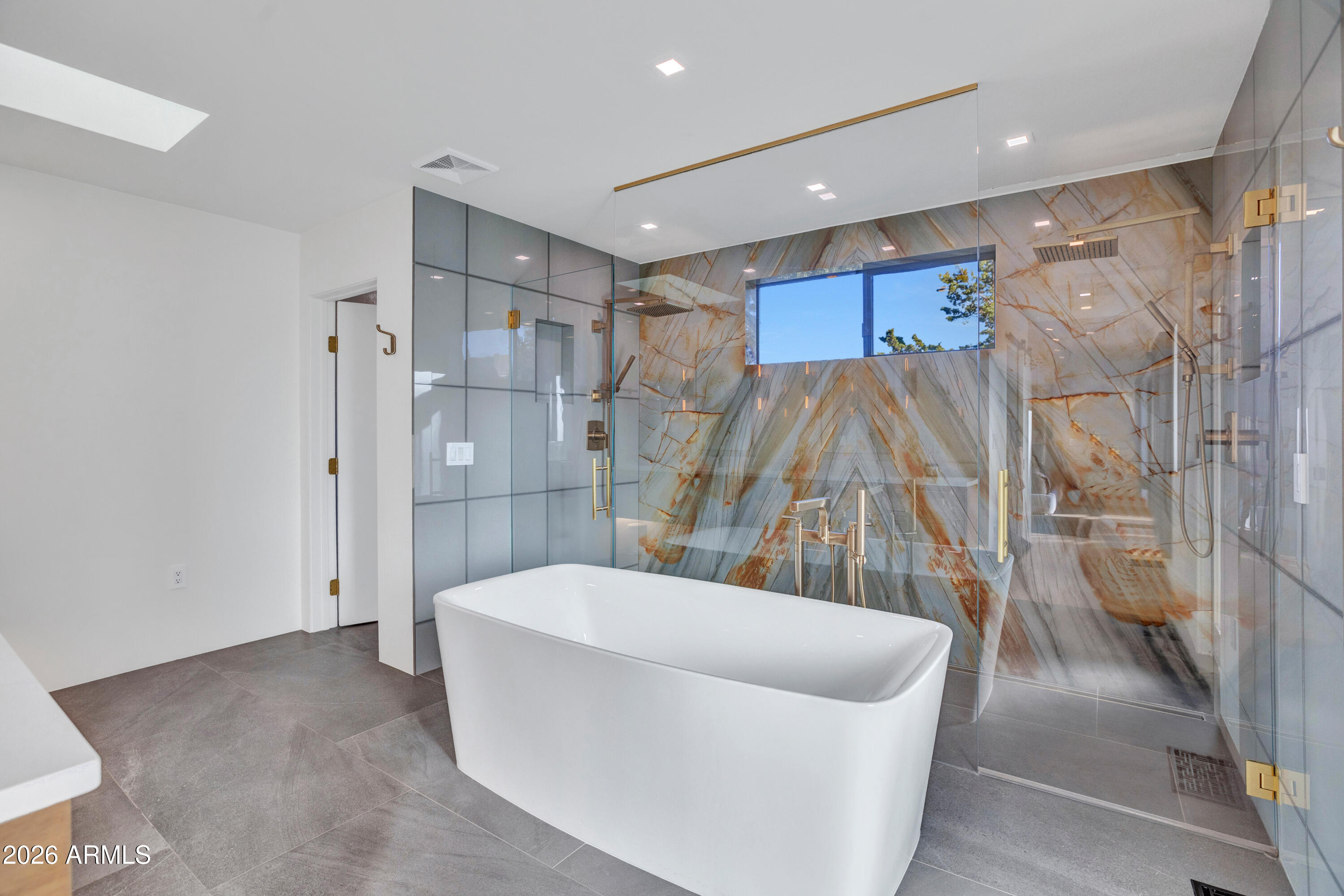 180 RIM SHADOWS Drive