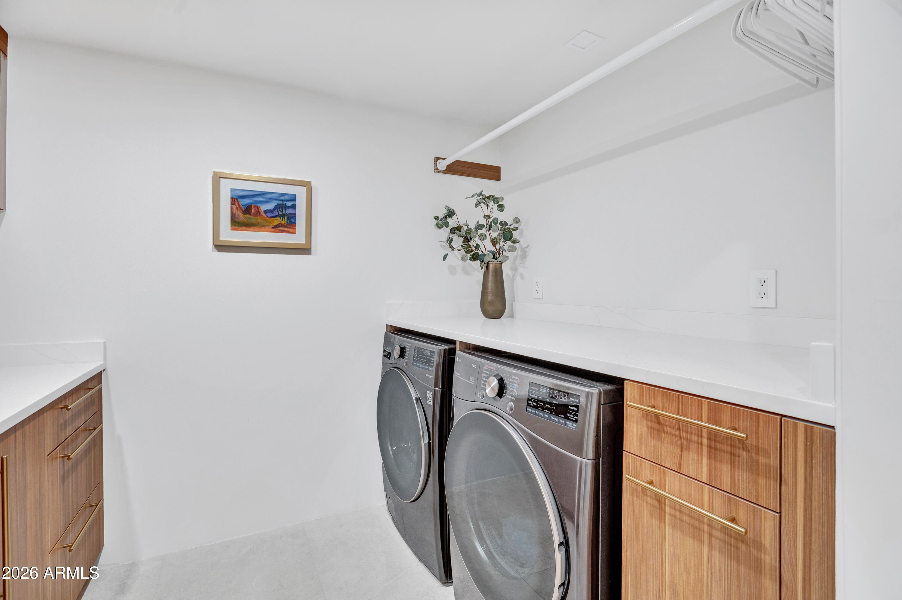 180 RIM SHADOWS Drive