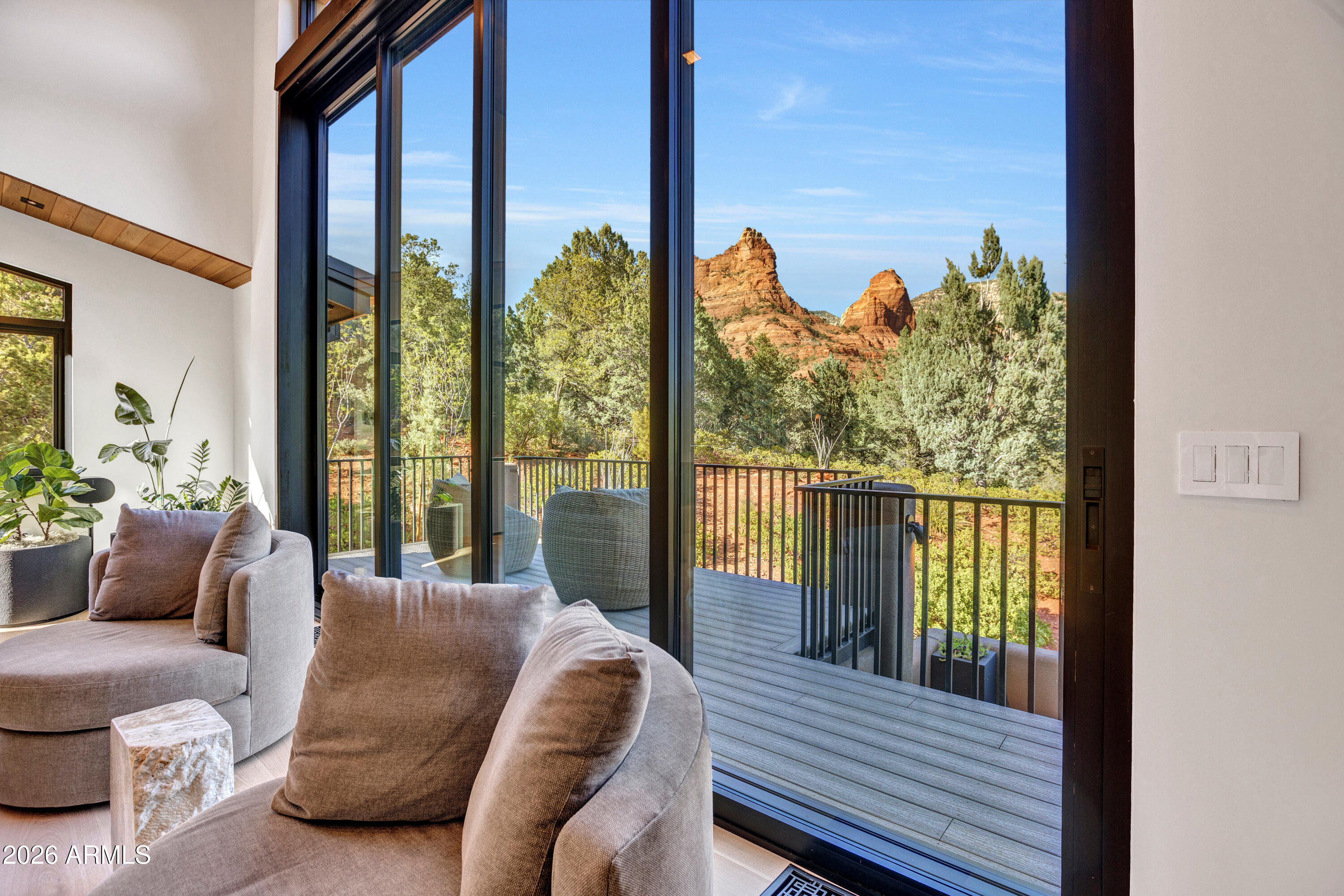 180 RIM SHADOWS Drive