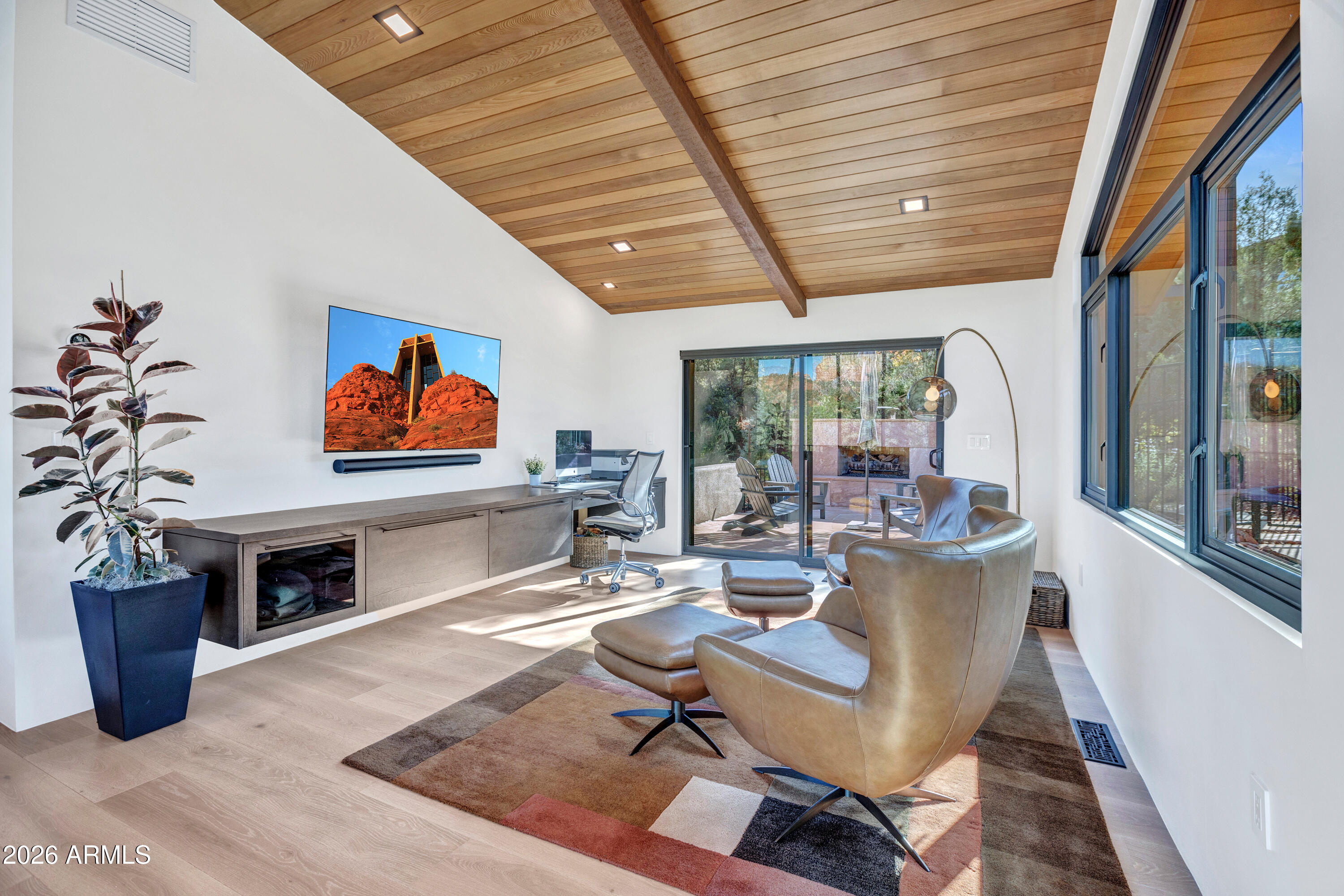 180 RIM SHADOWS Drive