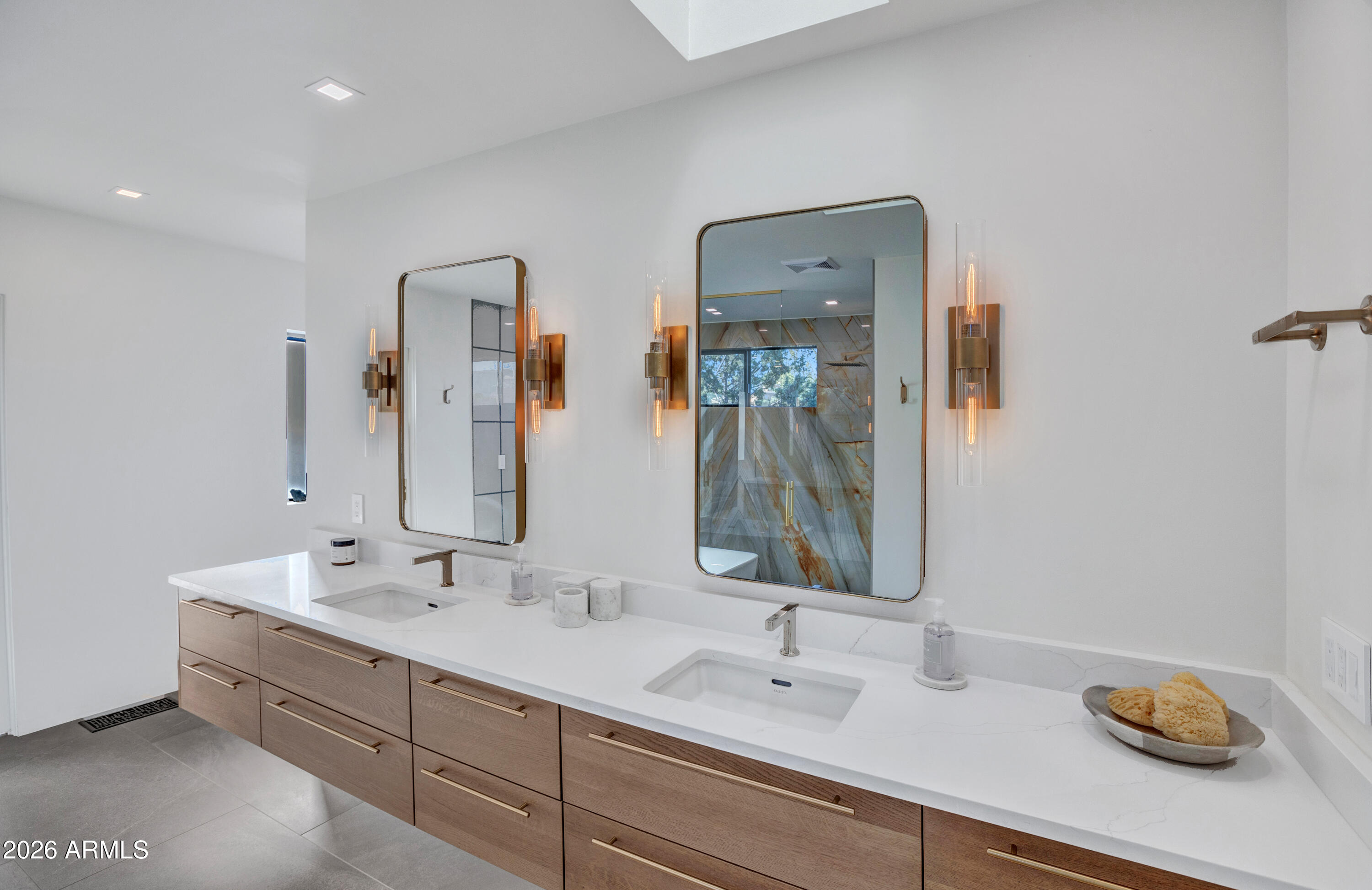 180 RIM SHADOWS Drive