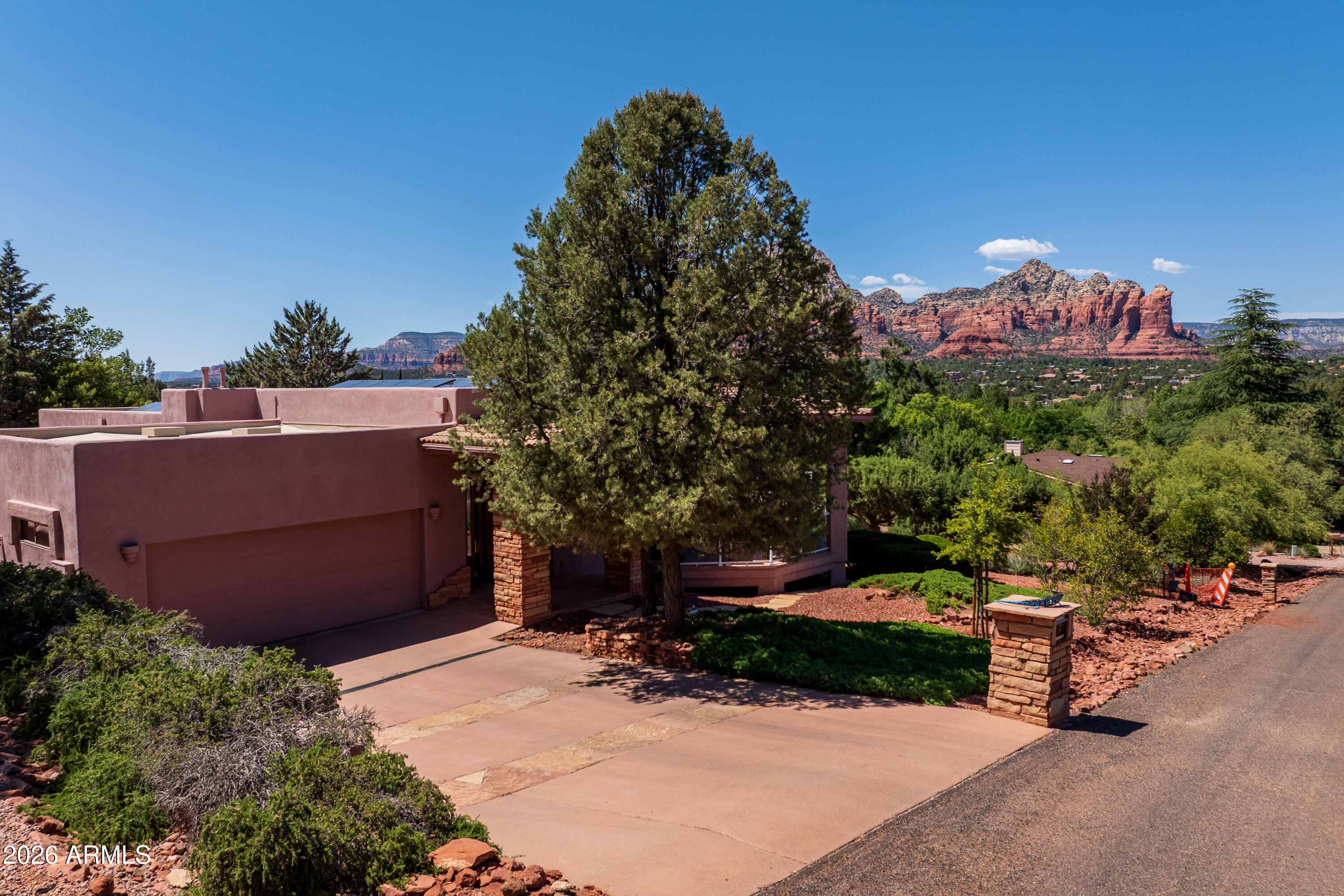 105 ROCKRIDGE Drive