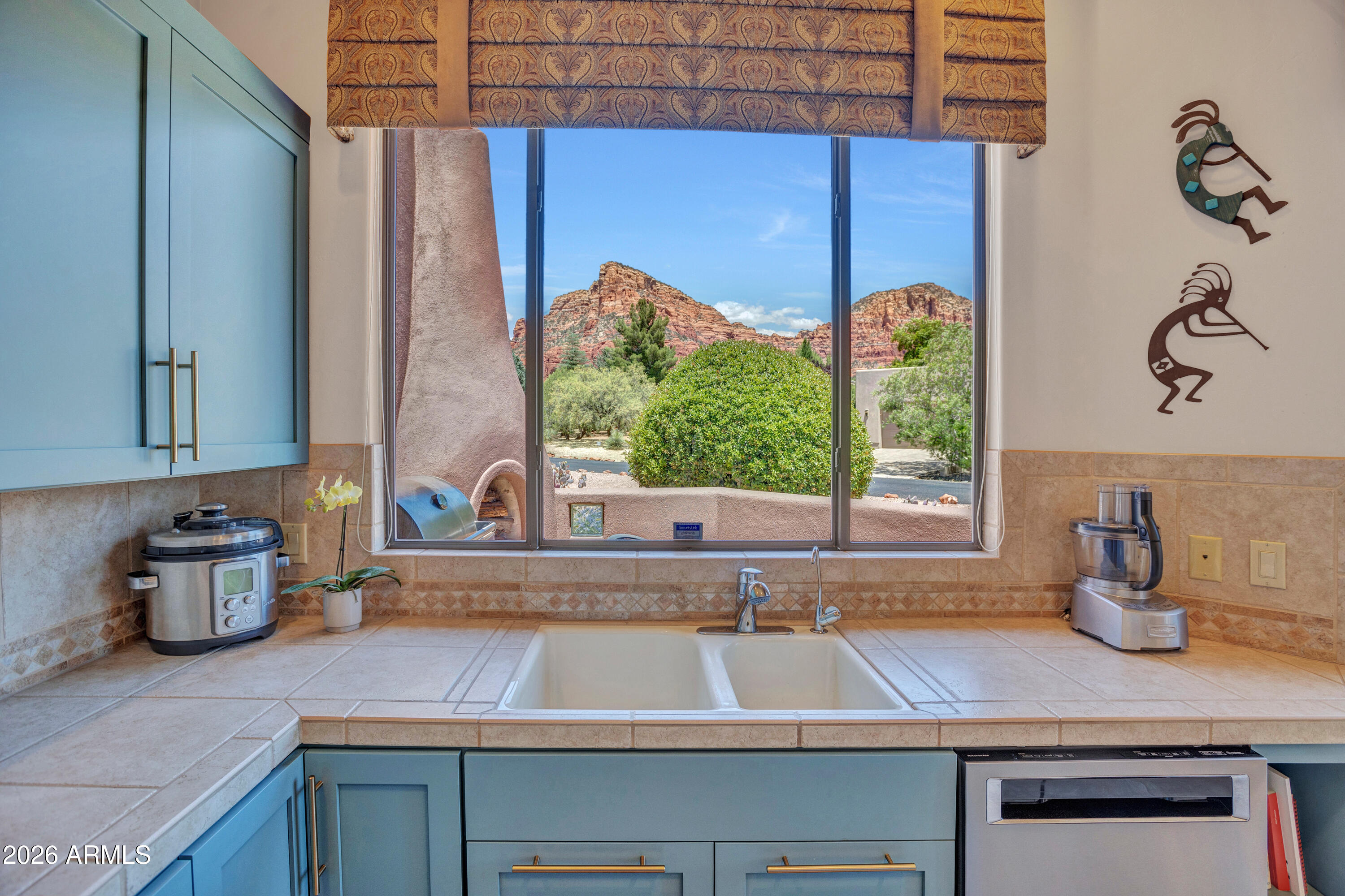 215 Indian Cliffs Road