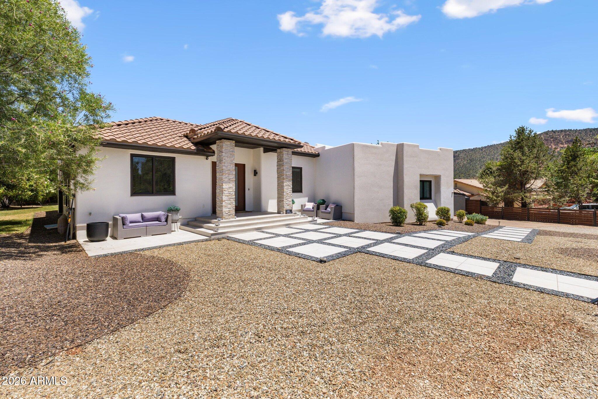 160 QUAIL HOLLOW Drive