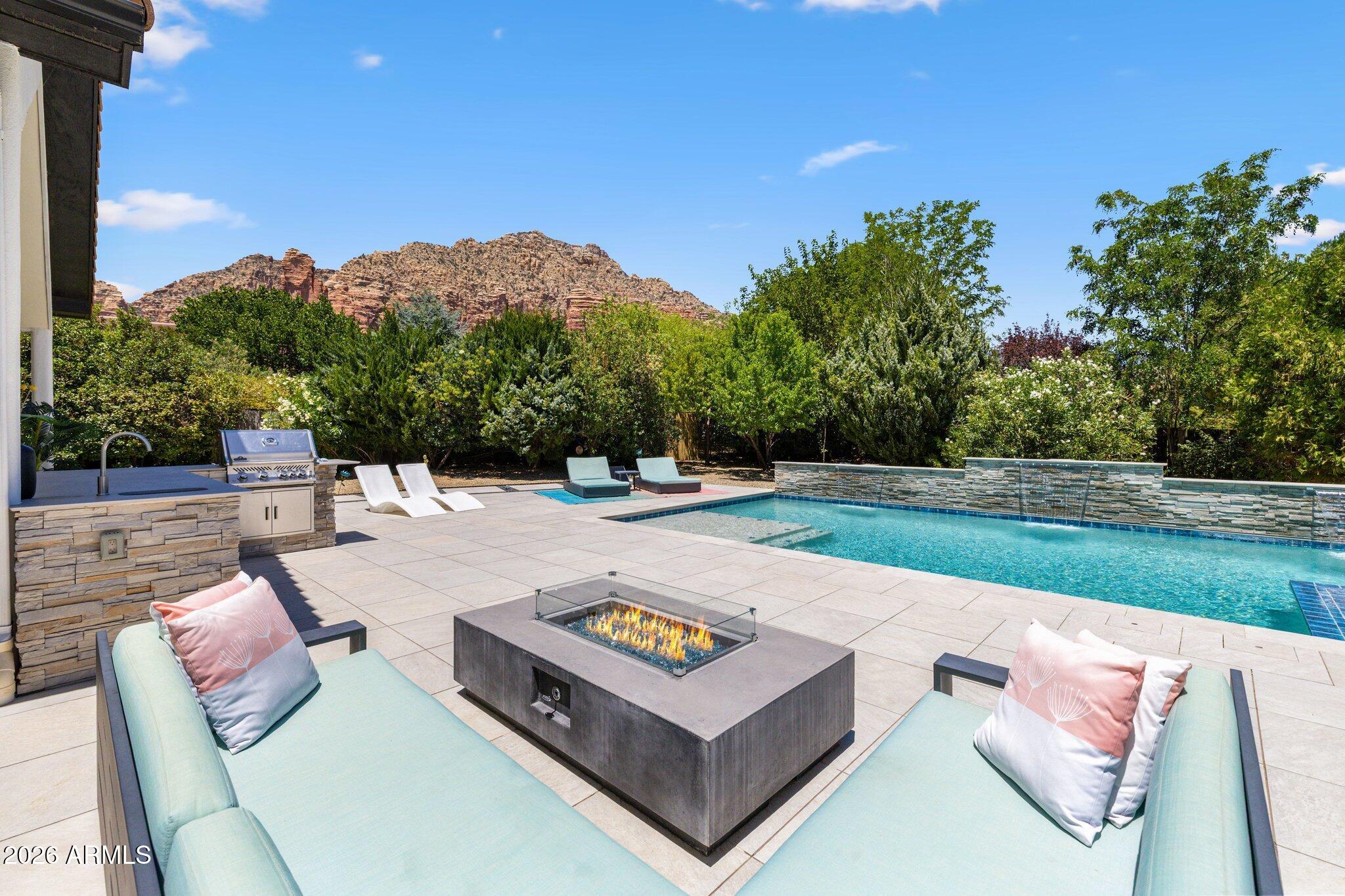 160 QUAIL HOLLOW Drive