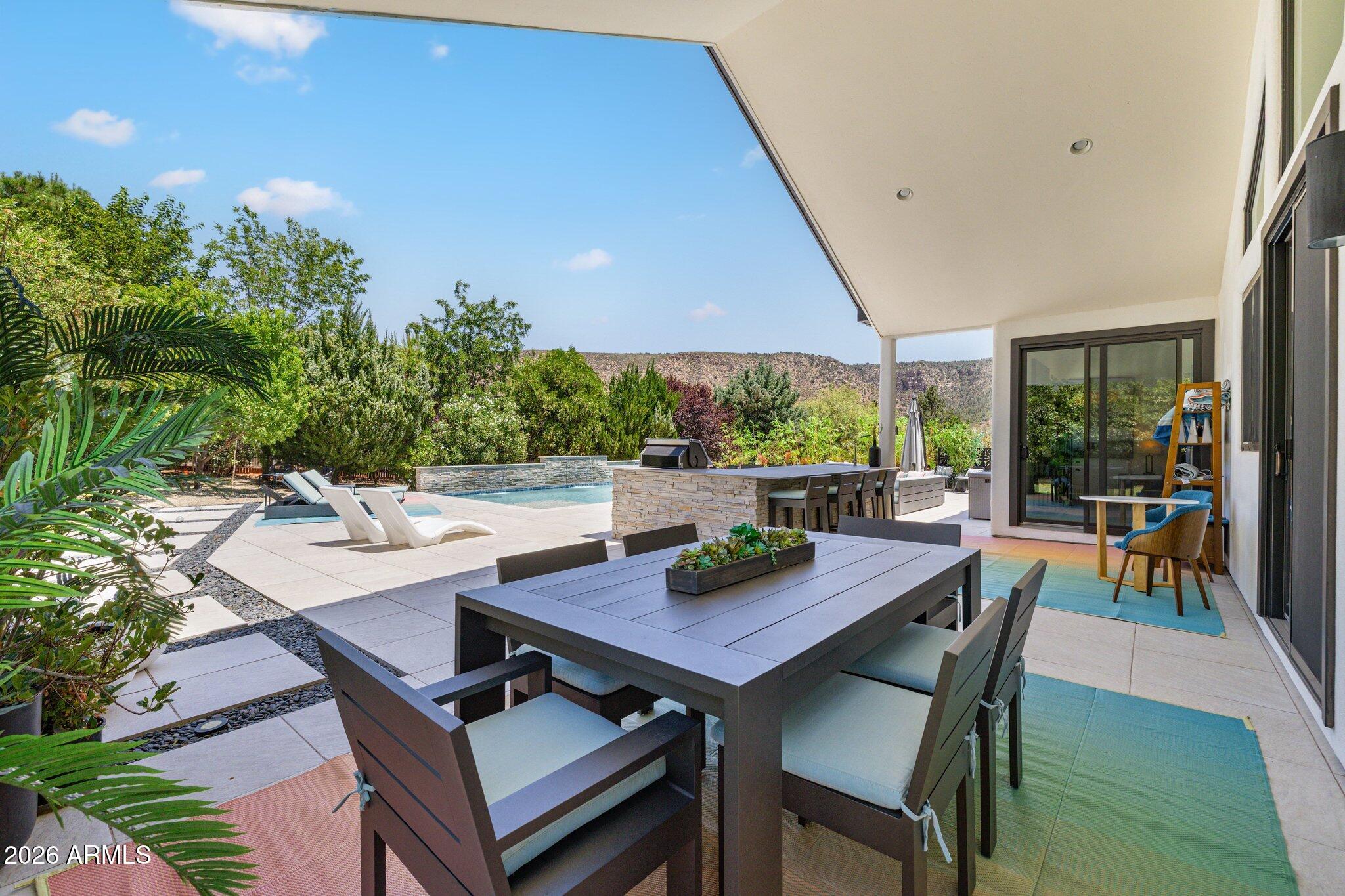 160 QUAIL HOLLOW Drive