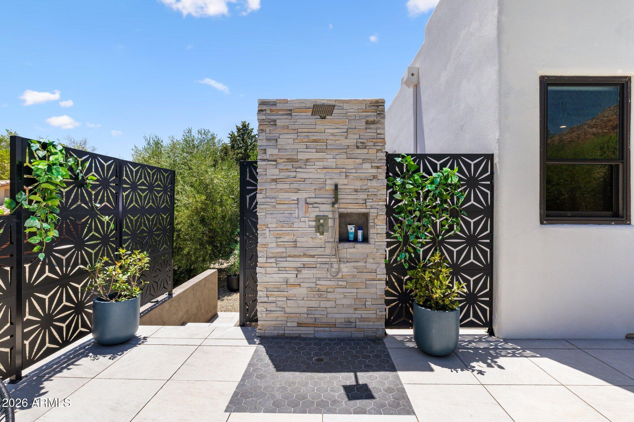 160 QUAIL HOLLOW Drive