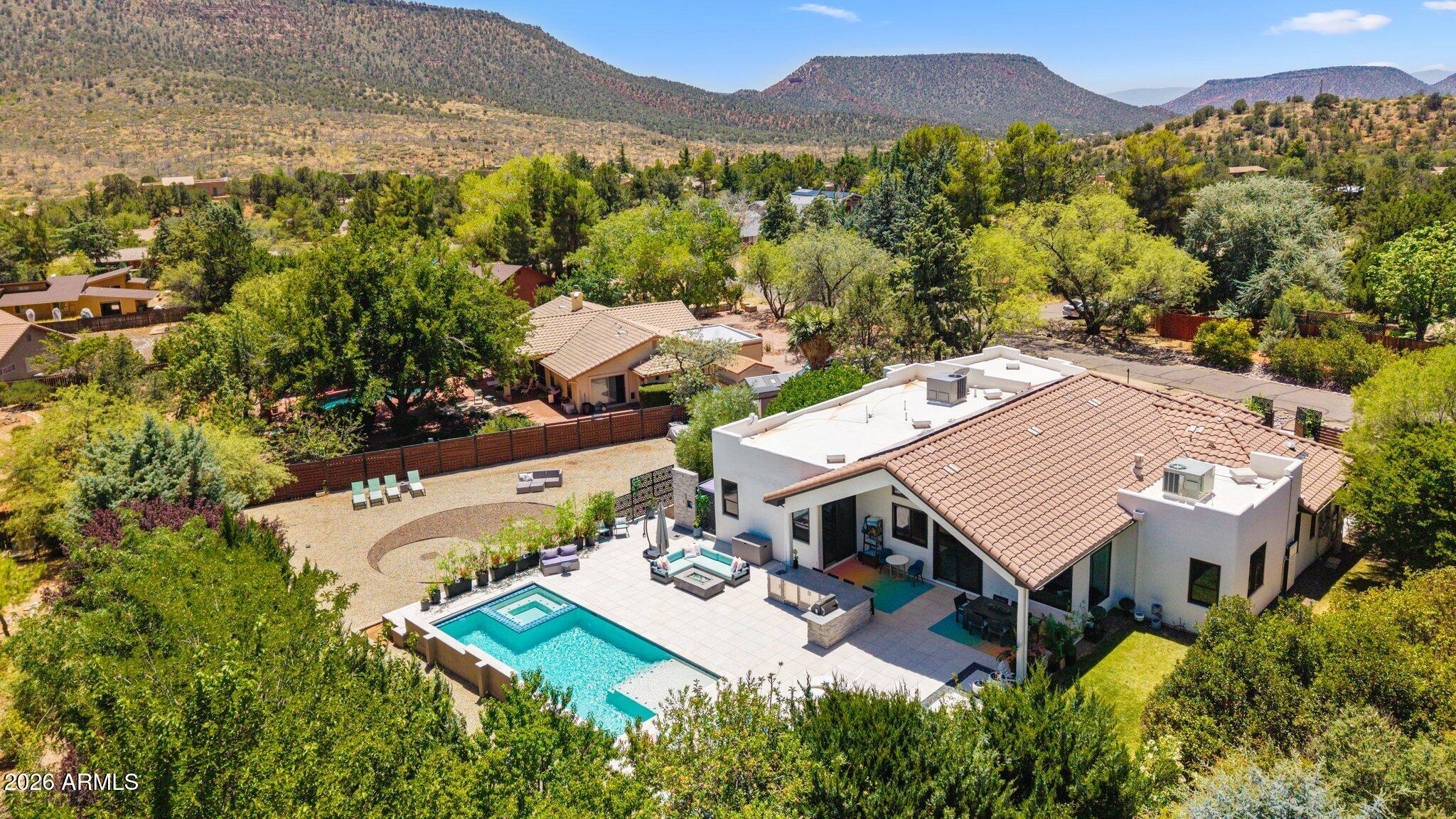 160 QUAIL HOLLOW Drive