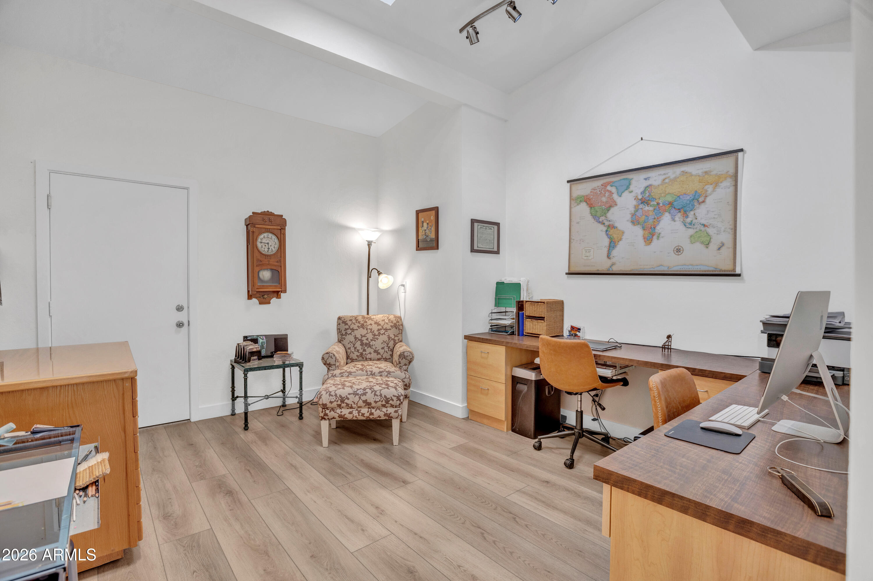 10 SANDROCK Road