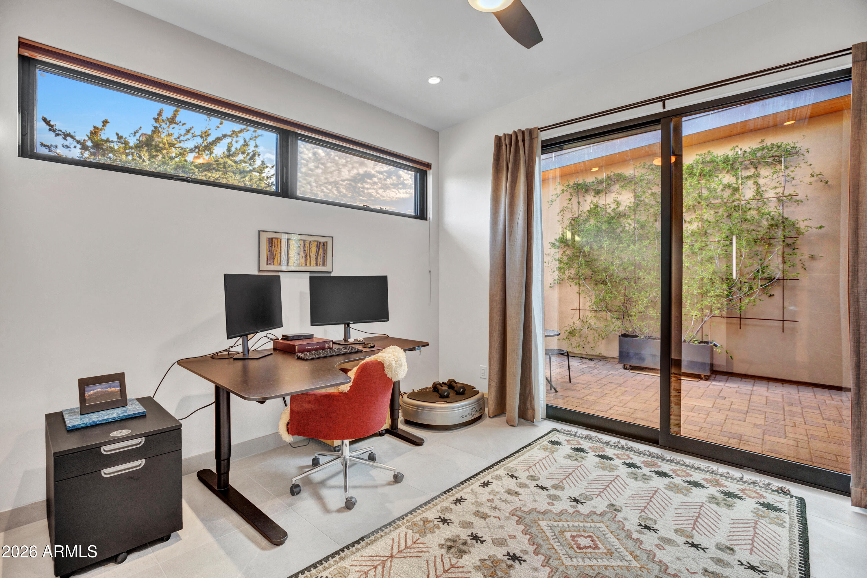 2405 ROADRUNNER Road