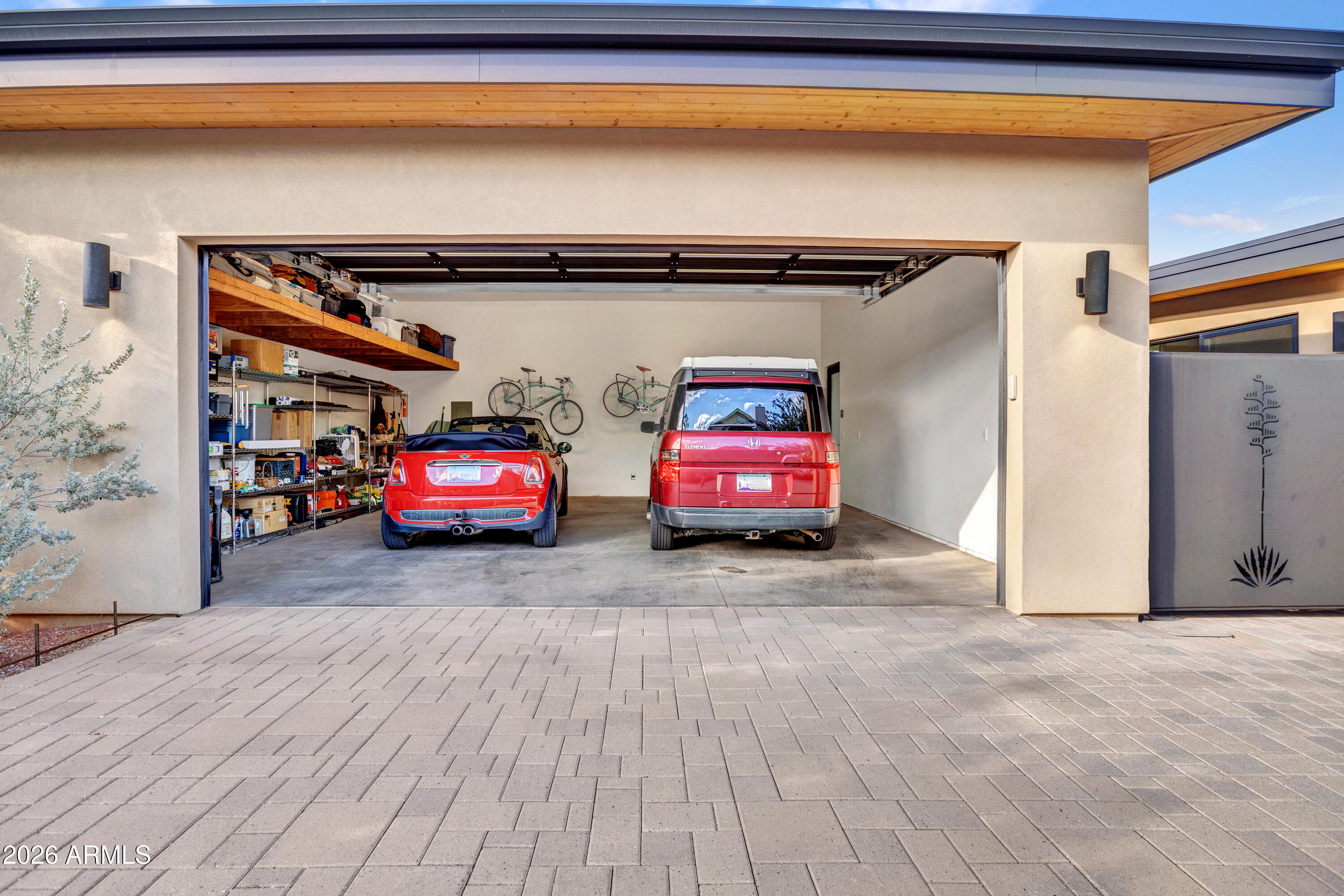 2405 ROADRUNNER Road