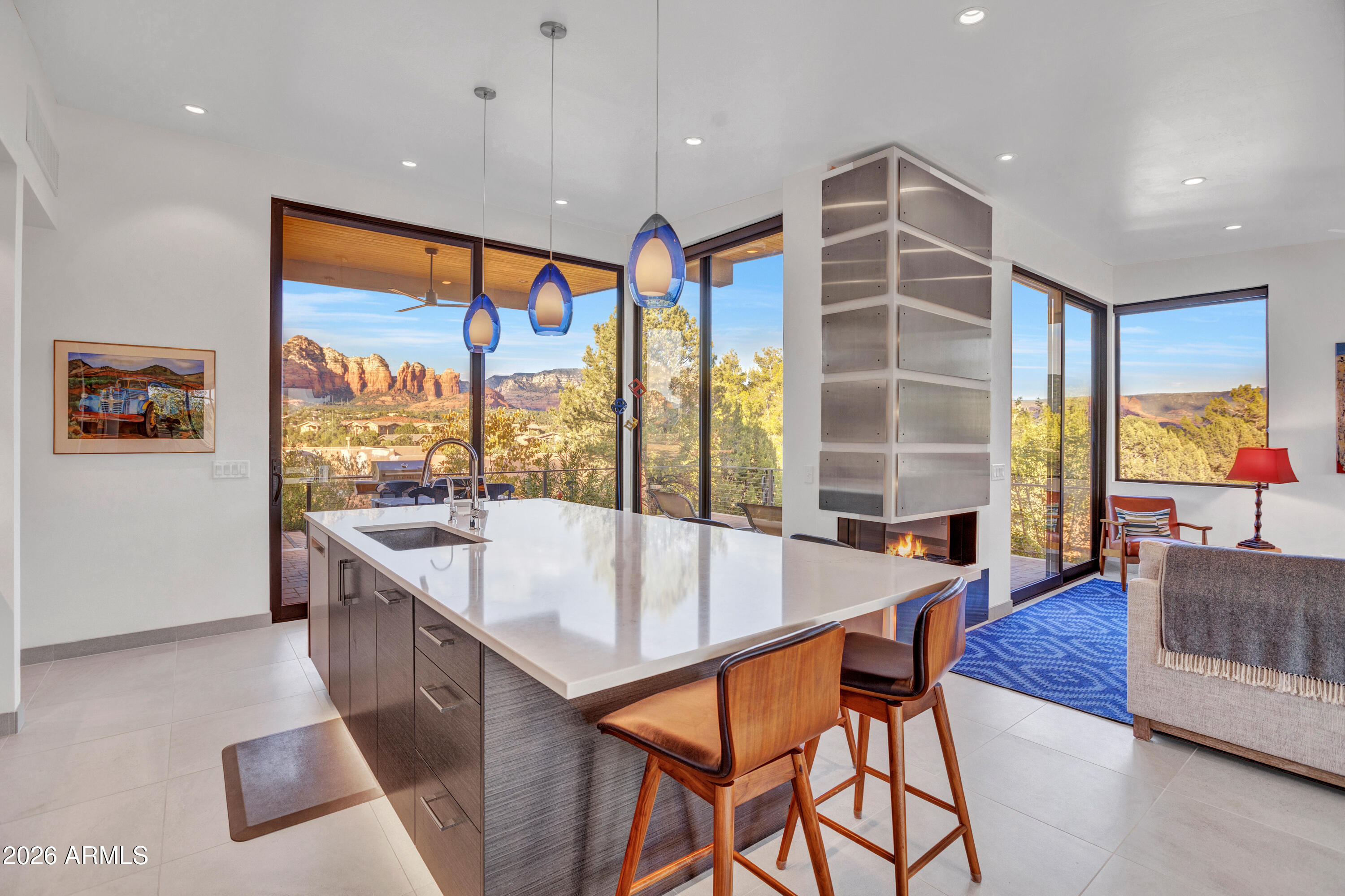 2405 ROADRUNNER Road
