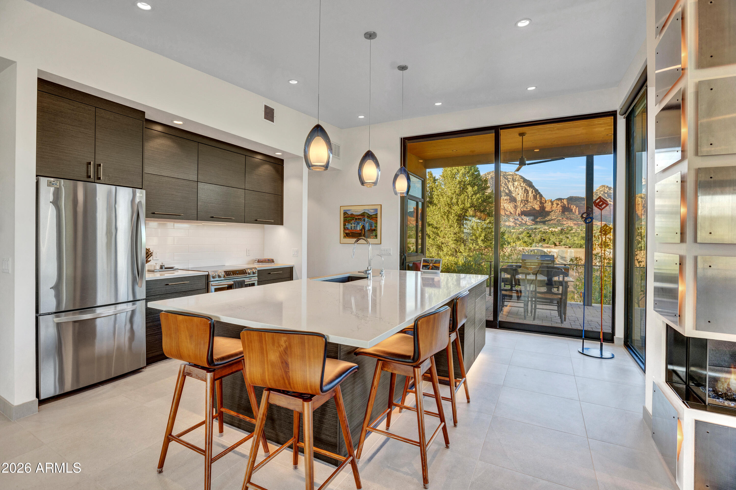 2405 ROADRUNNER Road