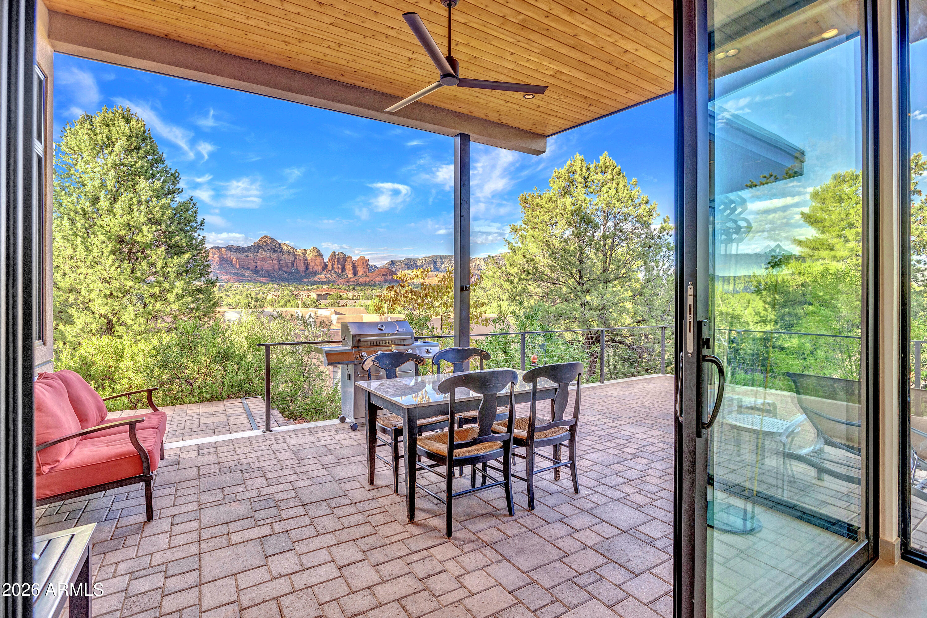 2405 ROADRUNNER Road
